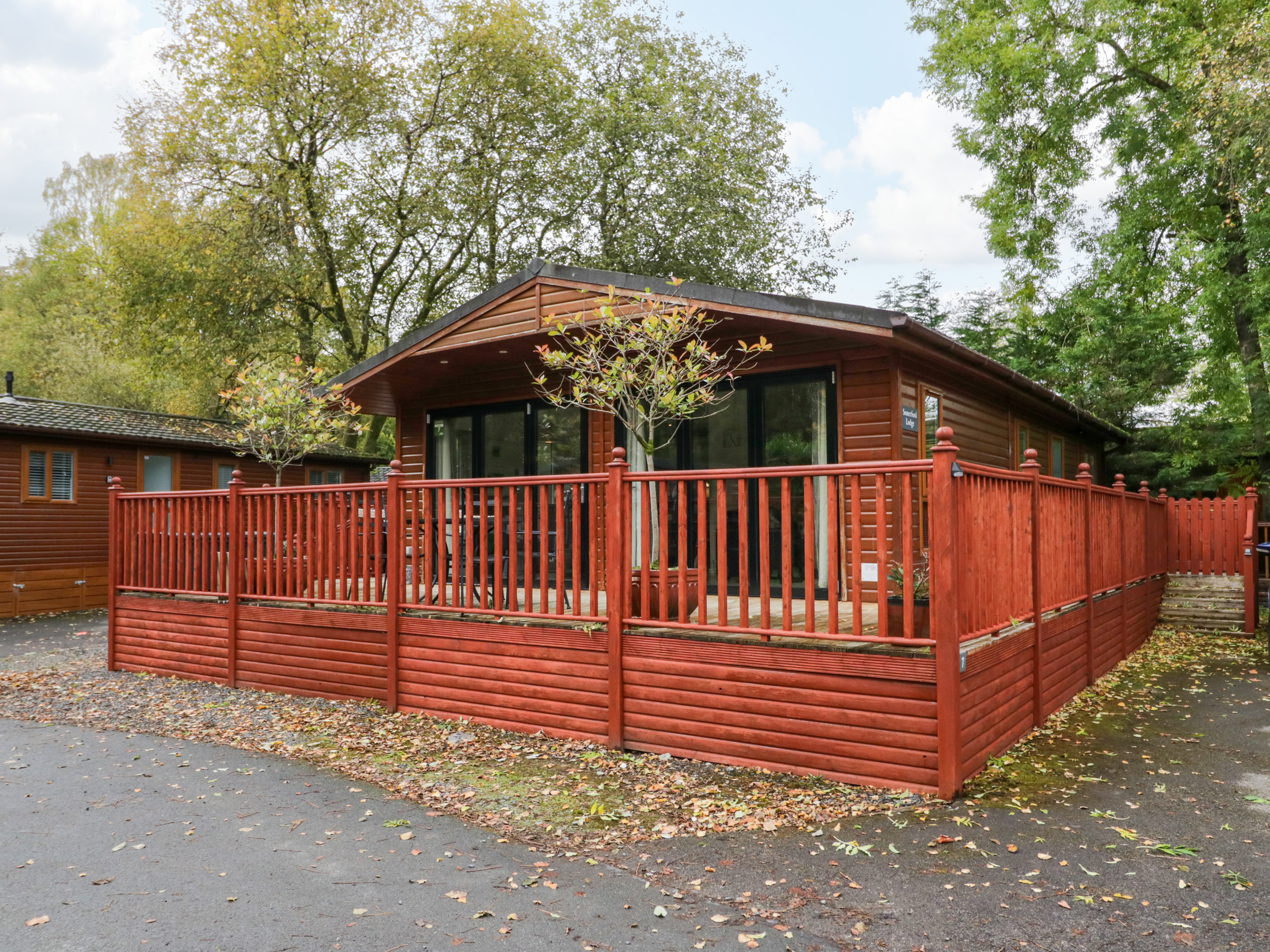 Somerford lodge nr Windermere, Cumbria. Decking. Hot tub. On-site facilities. In the Lake District. 