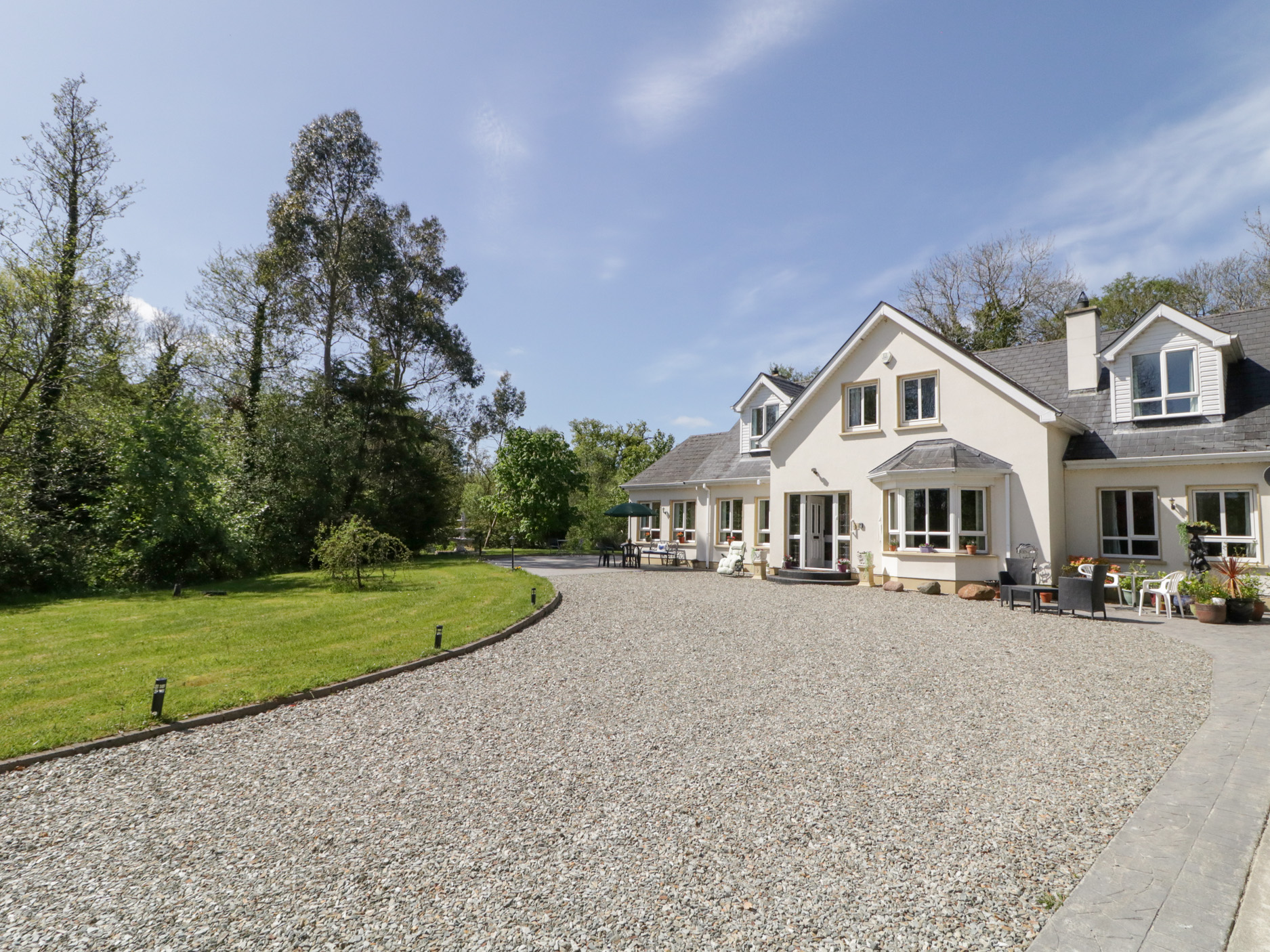 5 bedroom Cottage for rent in Moville