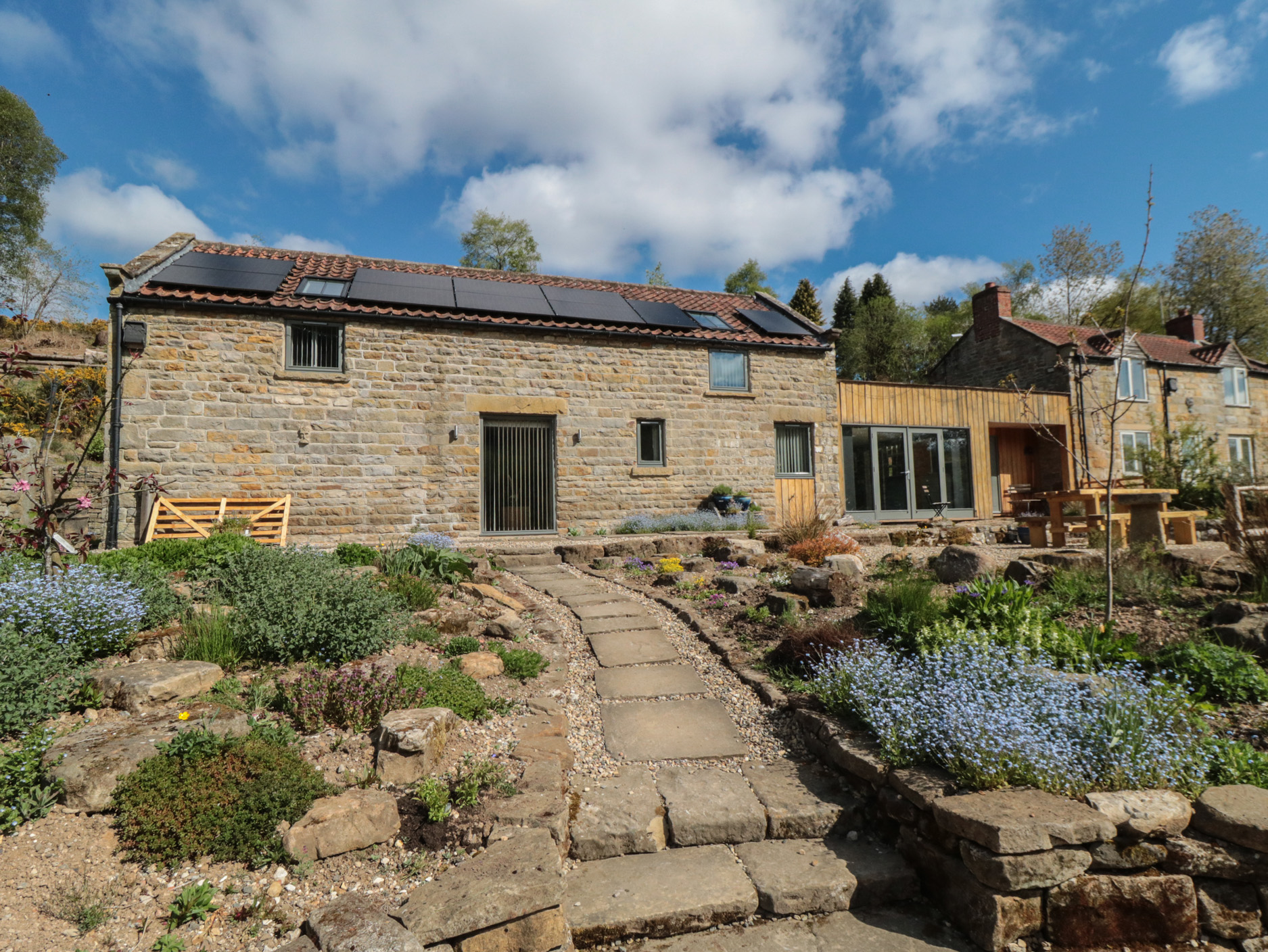 3 bedroom Cottage for rent in Pickering