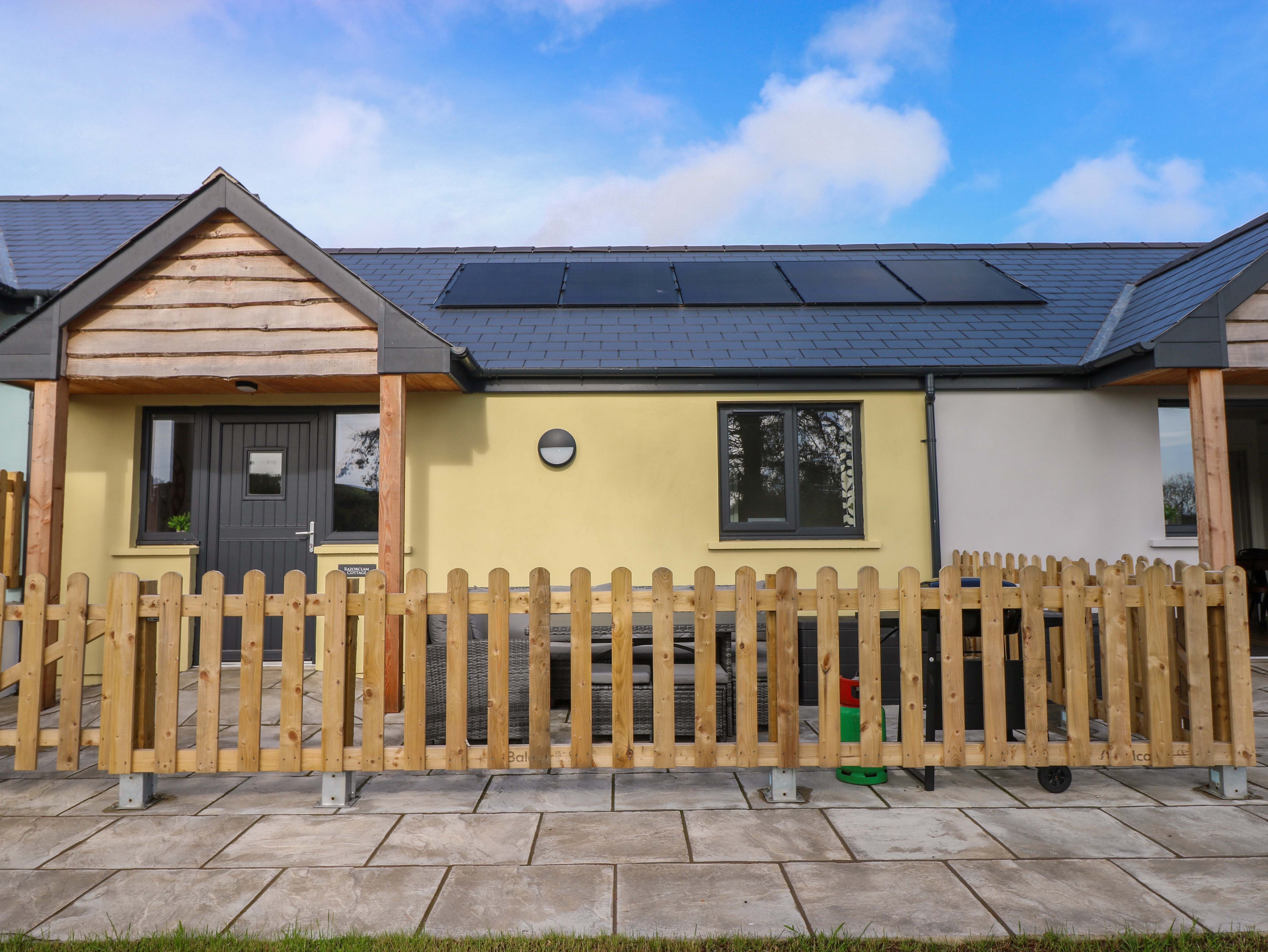 2 bedroom Cottage for rent in Dyfed