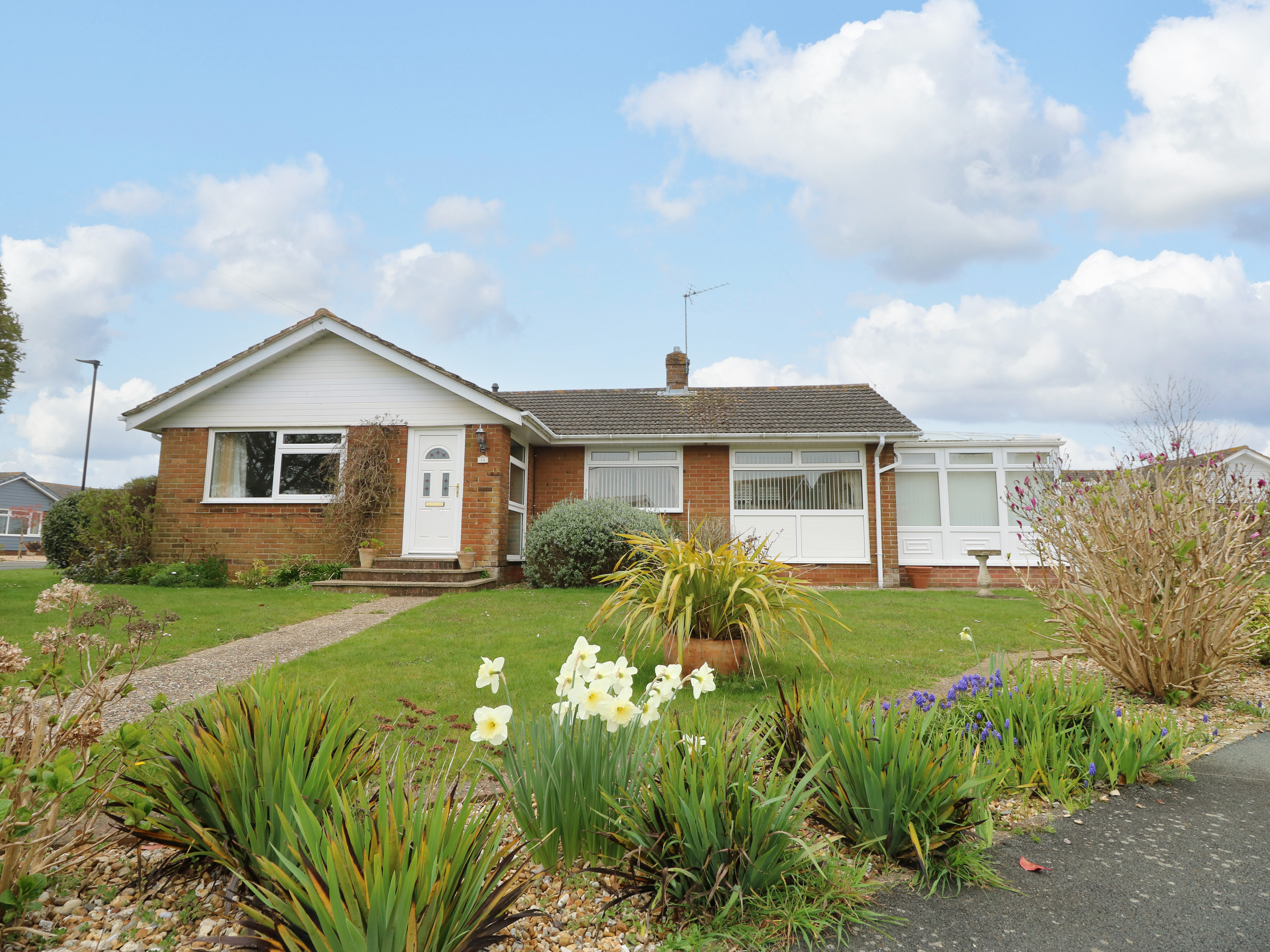 2 bedroom Cottage for rent in Seaview Village