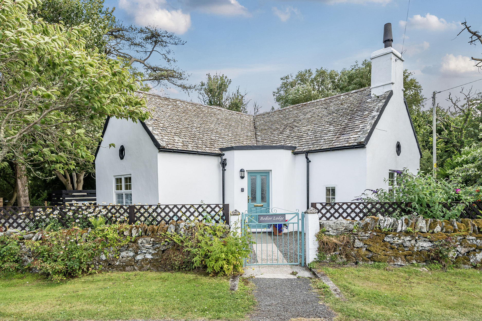 3 bedroom Cottage for rent in Rhoscolyn