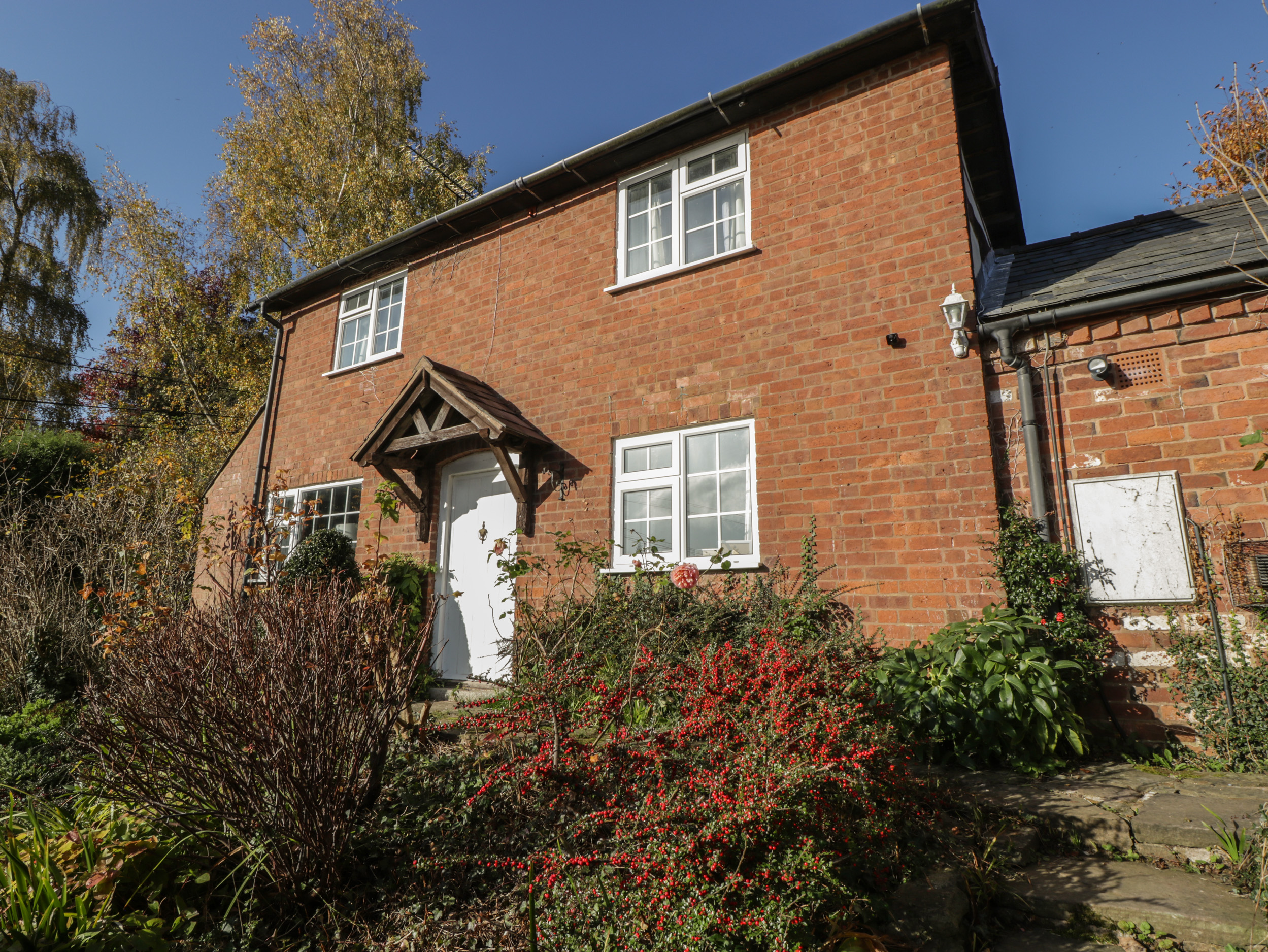 3 bedroom Cottage for rent in Leominster