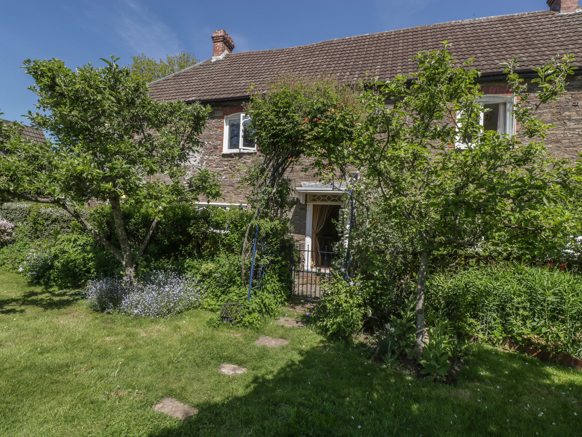 3 bedroom Cottage for rent in Abergavenny