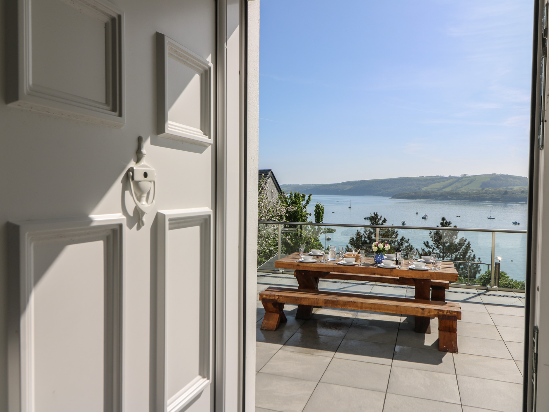 Fronwig, New Quay, Ceredigion. Pet-friendly. Near beach, shops and restaurants. Hot tub. Wood burner