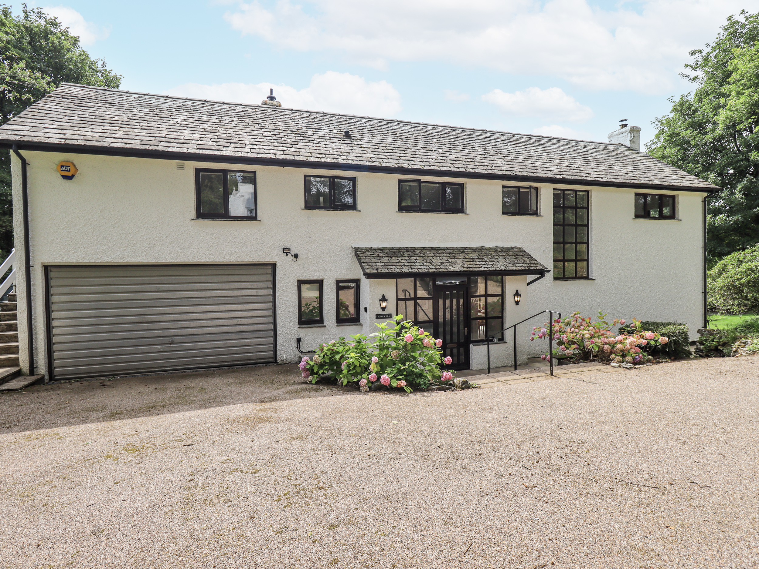 4 bedroom Cottage for rent in Durham