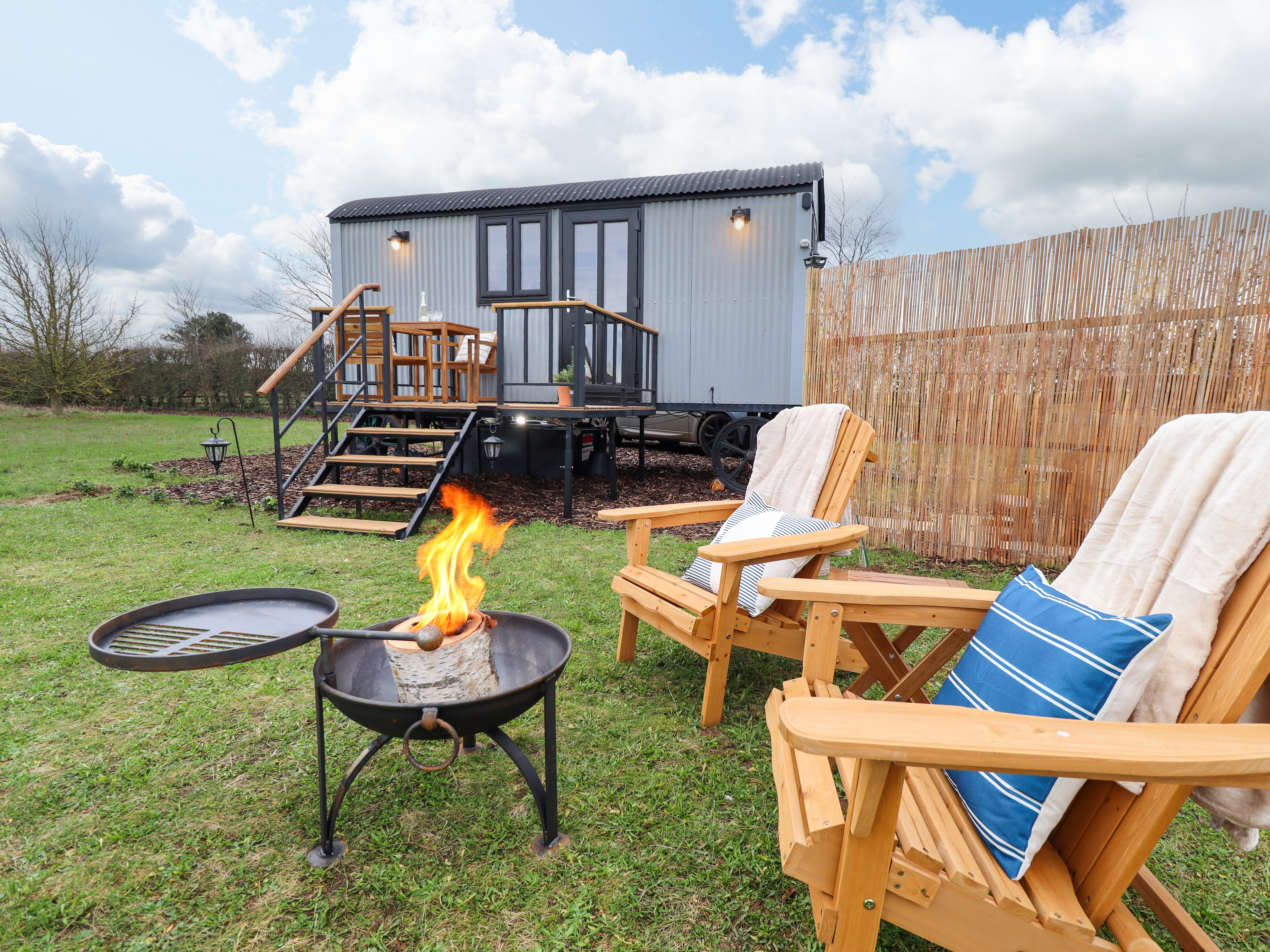 Shepherds Hut - Ash, Lincoln