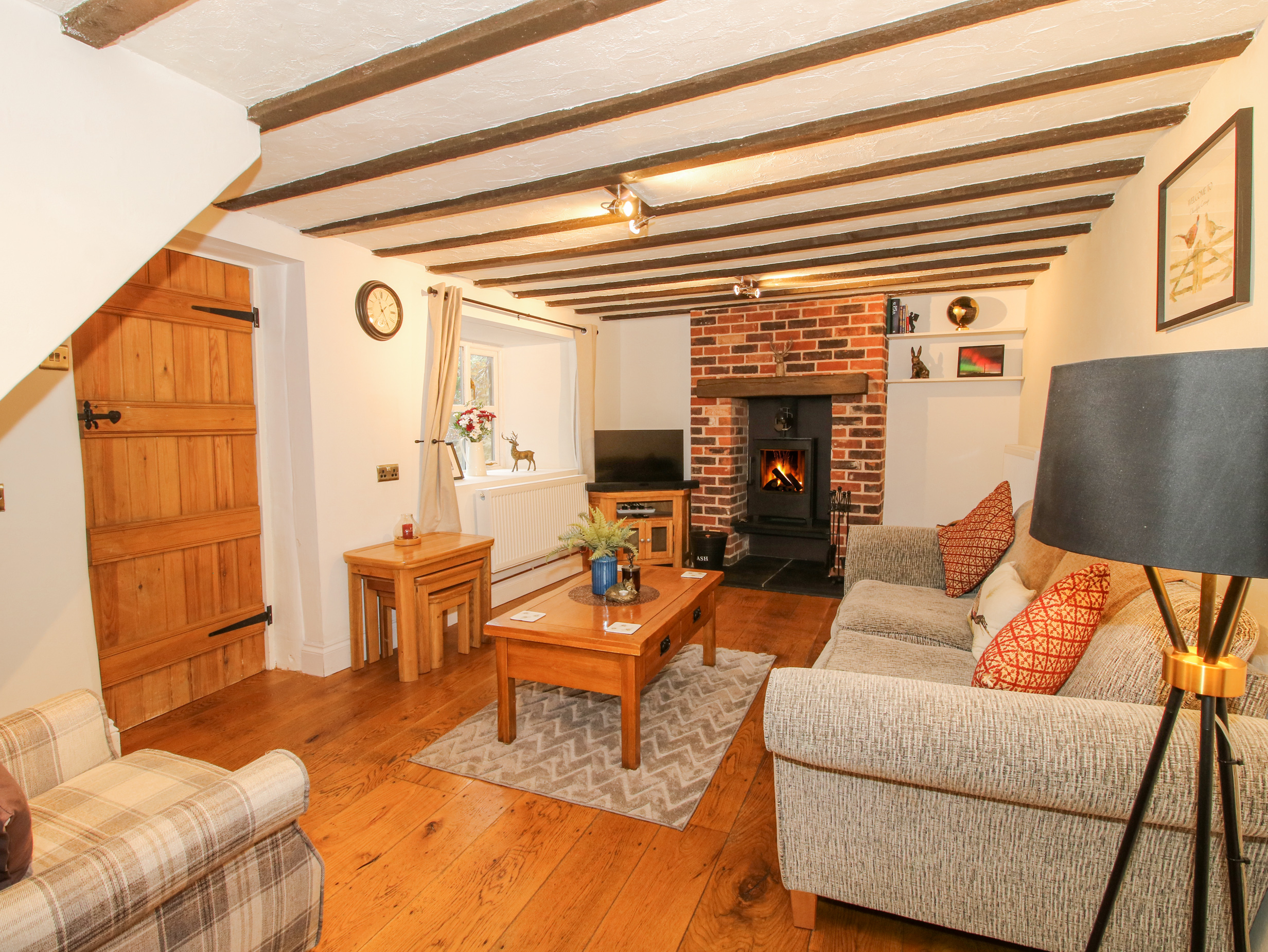 Clandyke Cottage in Clee Hill, Shropshire. Woodburning stove. Hot tub. Off-road parking. Allows pets