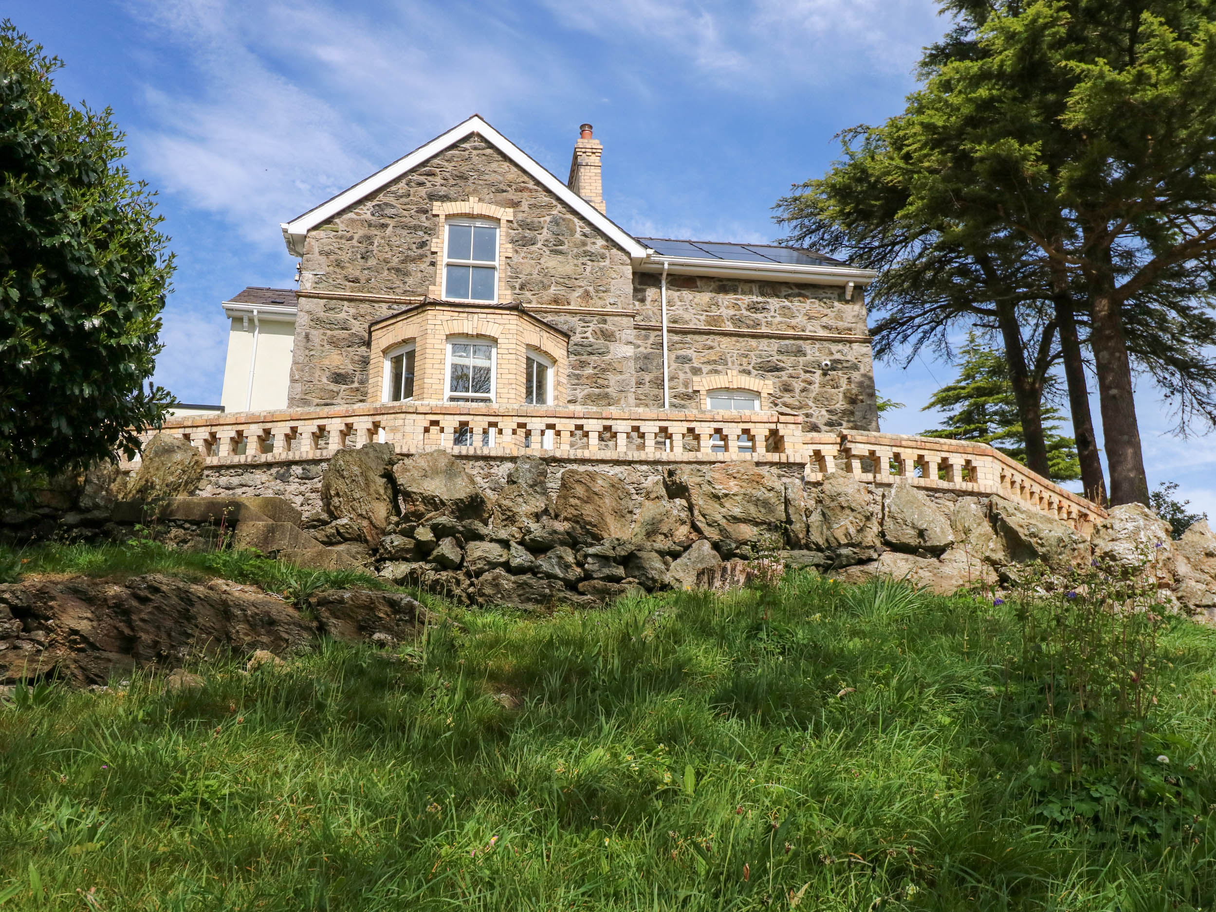 4 bedroom Cottage for rent in Menai Bridge