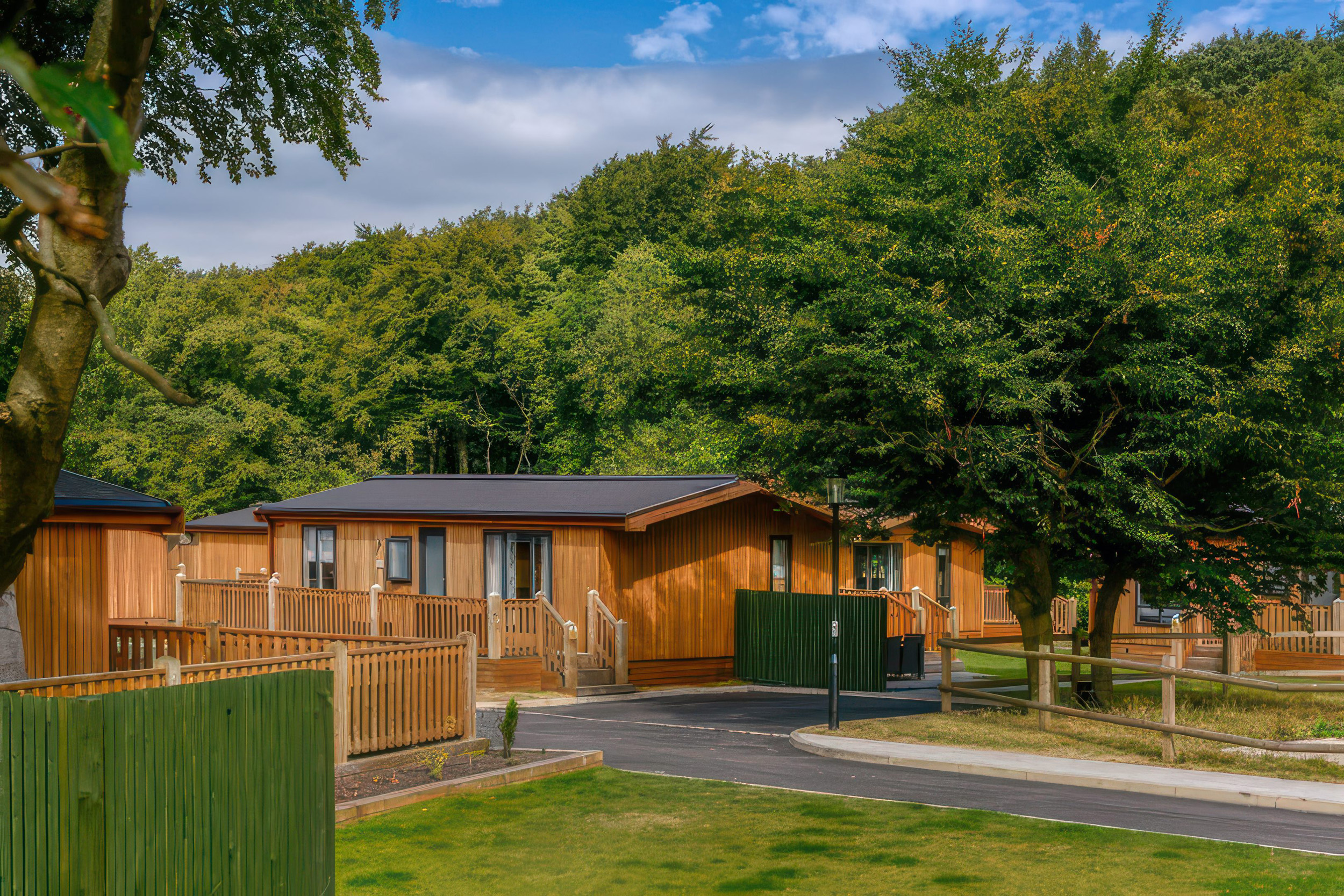 Dovestone Spa (Lodge 2), Greenfield, Greater Manchester. Single-storey. Open-plan. Hot tub. Barbecue