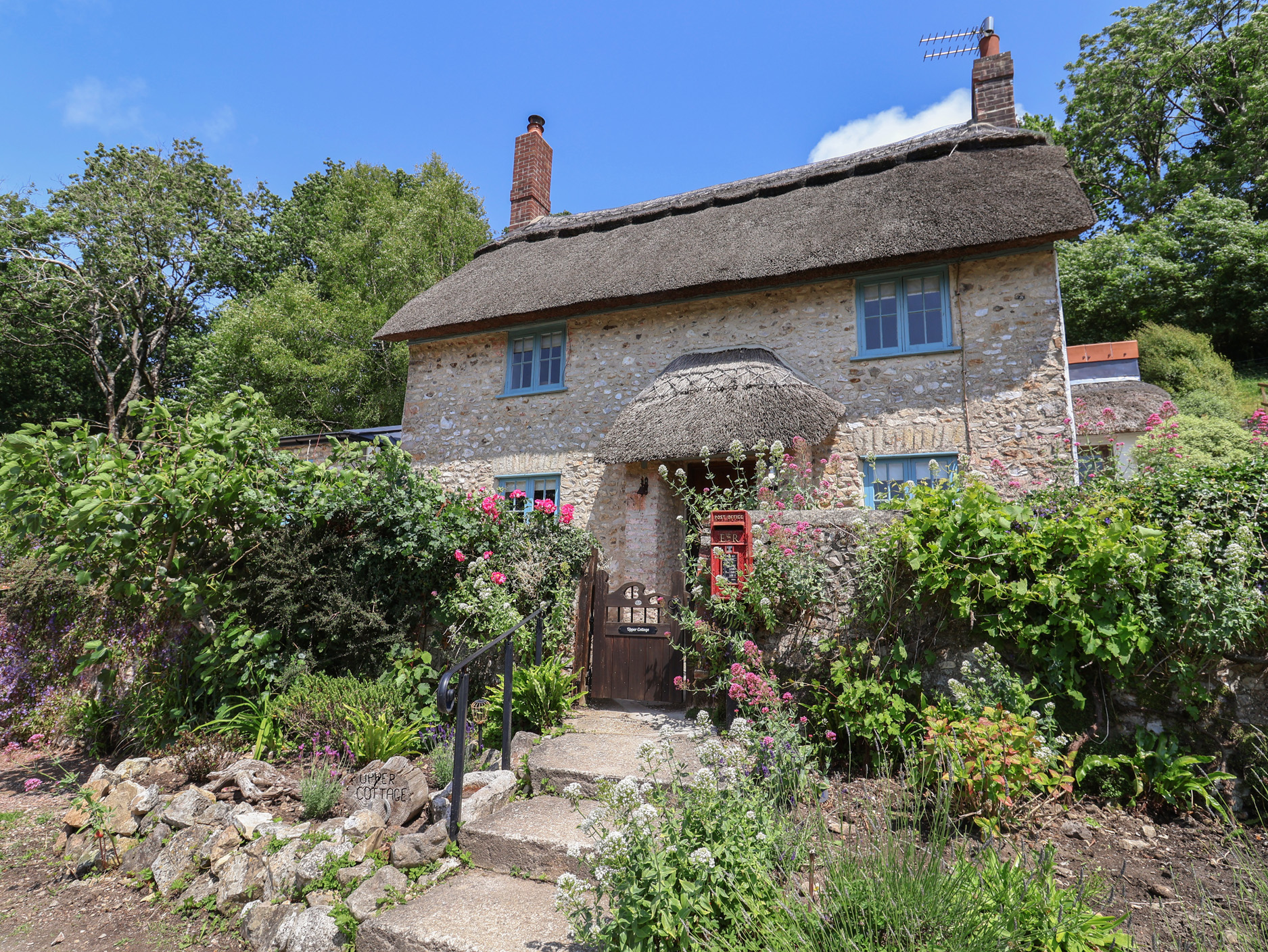 3 bedroom Cottage for rent in Lyme Regis