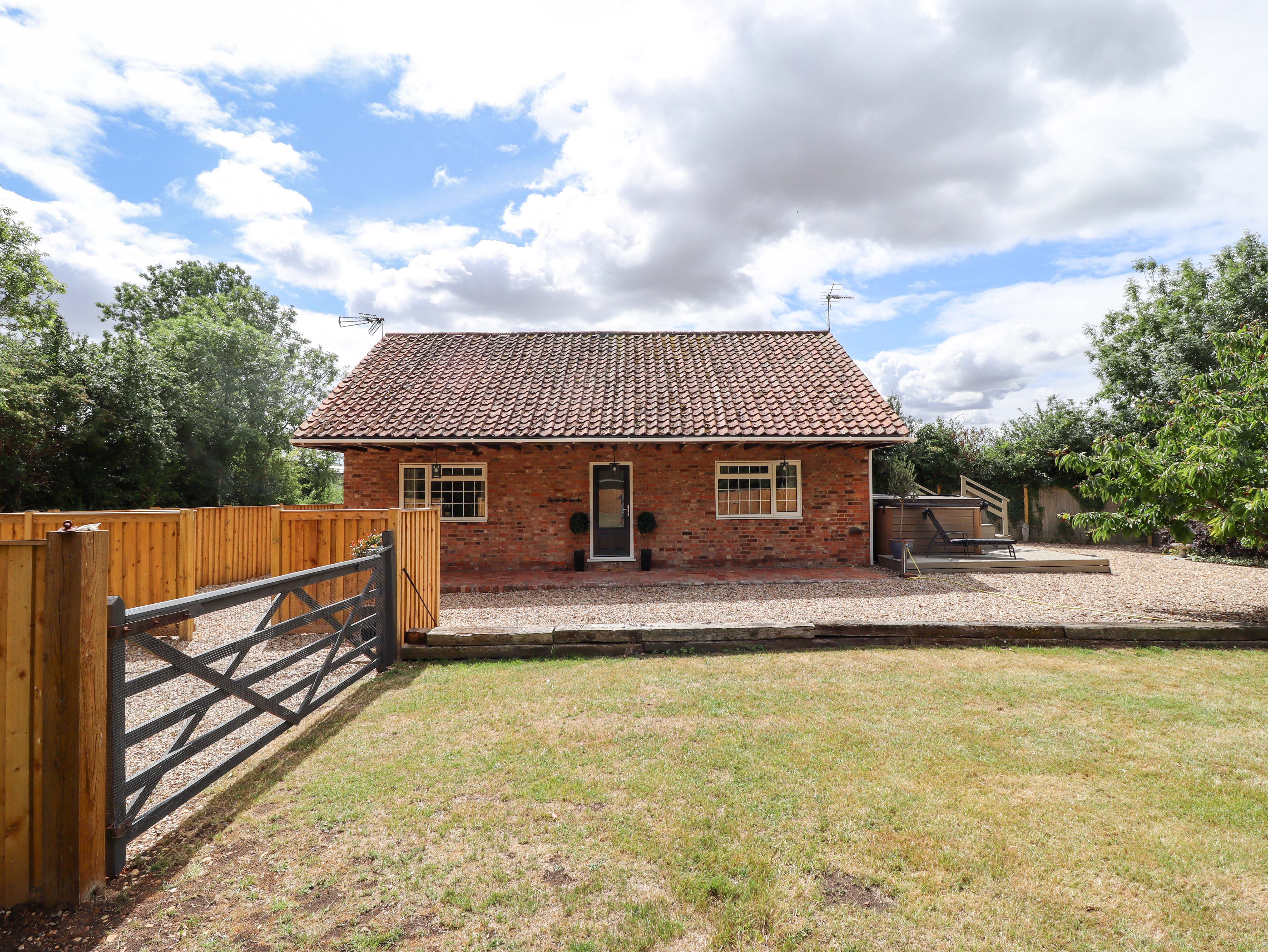 Wood Farm Cottage, East Kirkby