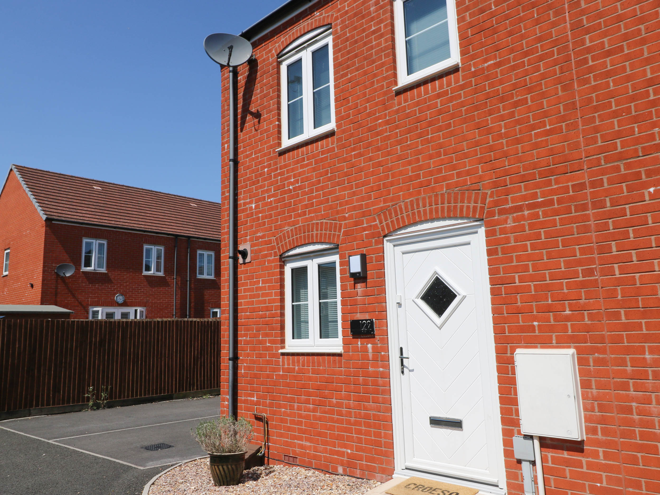 2 bedroom Cottage for rent in Llanelli