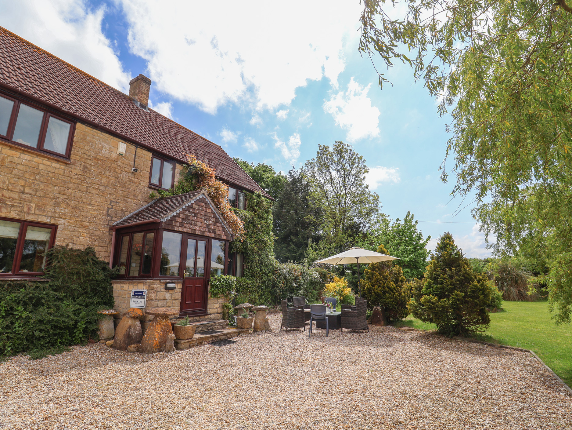 3 bedroom Cottage for rent in Beaminster