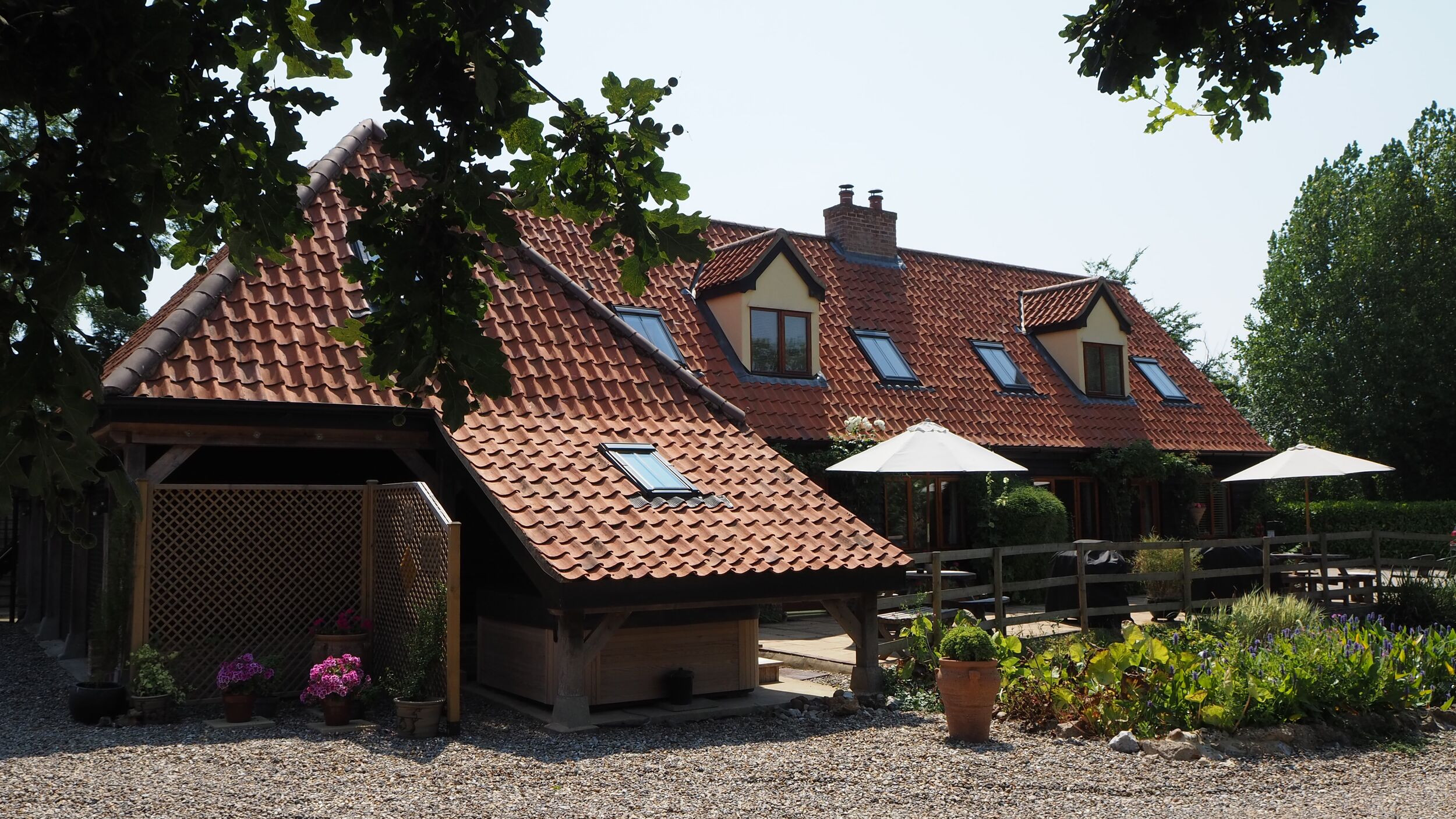 Chestnut Tree Barns, near Ilketshall St. Margaret, Suffolk. Two cottages and an apartment. Sleeps 14