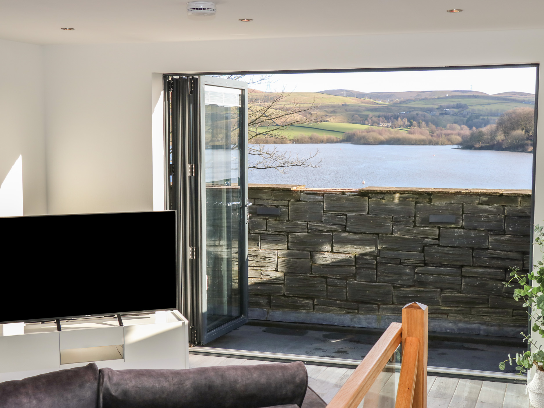 1 bedroom Cottage for rent in Littleborough