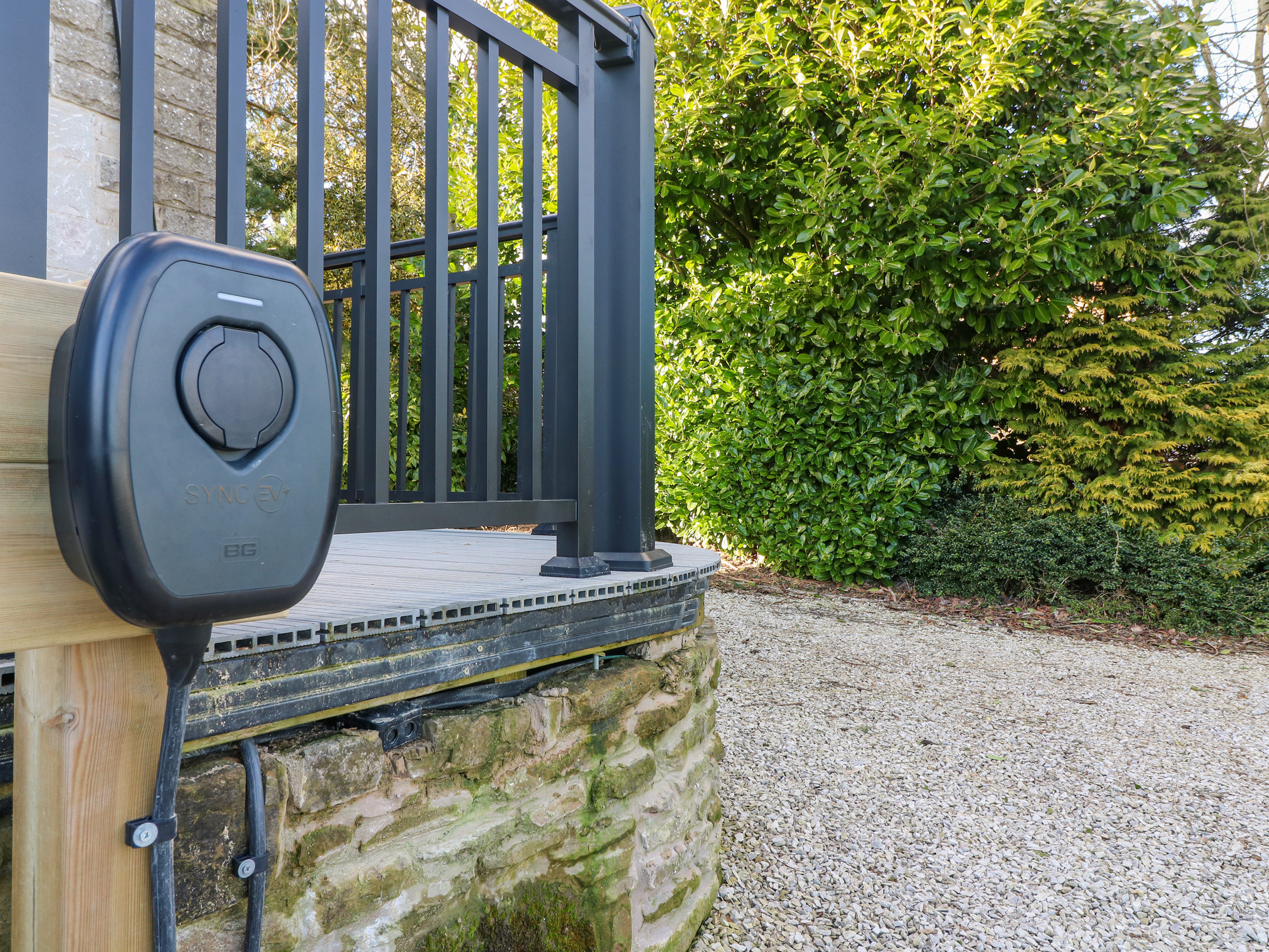 Highview Stables, Chesterfield, Derbyshire. Woodburning stove. Off-road parking. Smart TV. Open plan