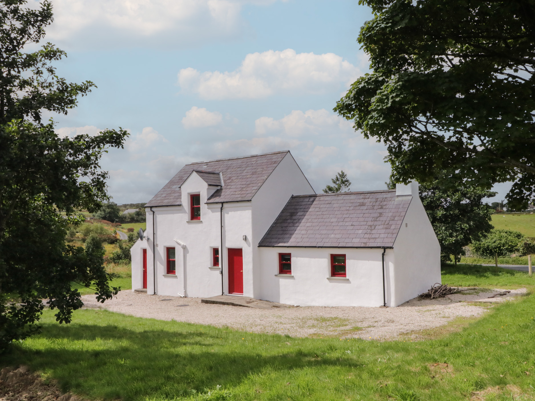 4 bedroom Cottage for rent in Falcarragh