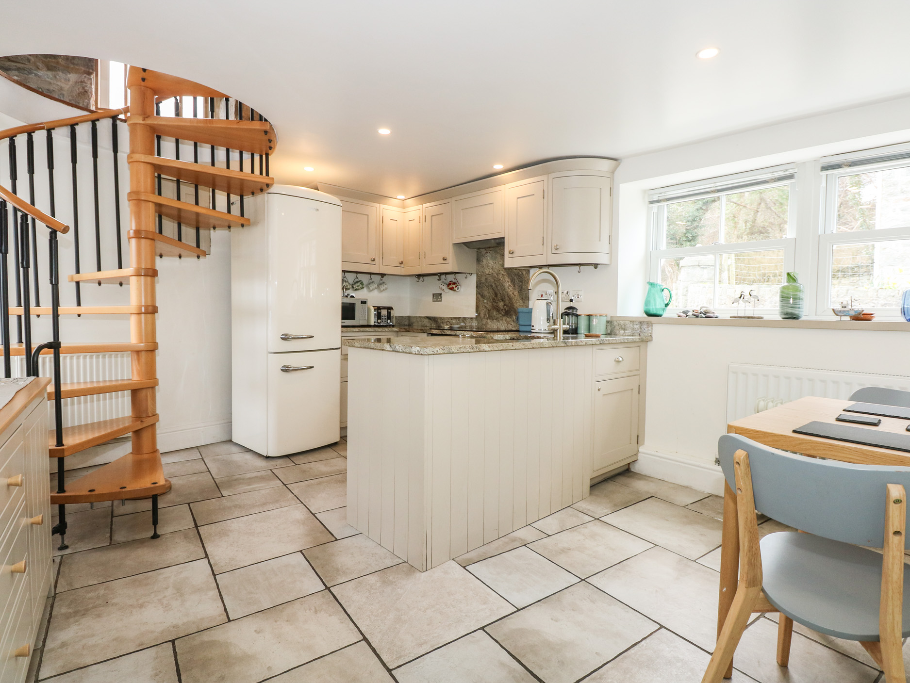 3 bedroom Cottage for rent in Llangefni