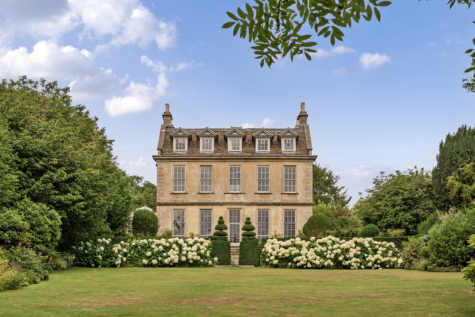 6 bedroom Cottage for rent in Bath