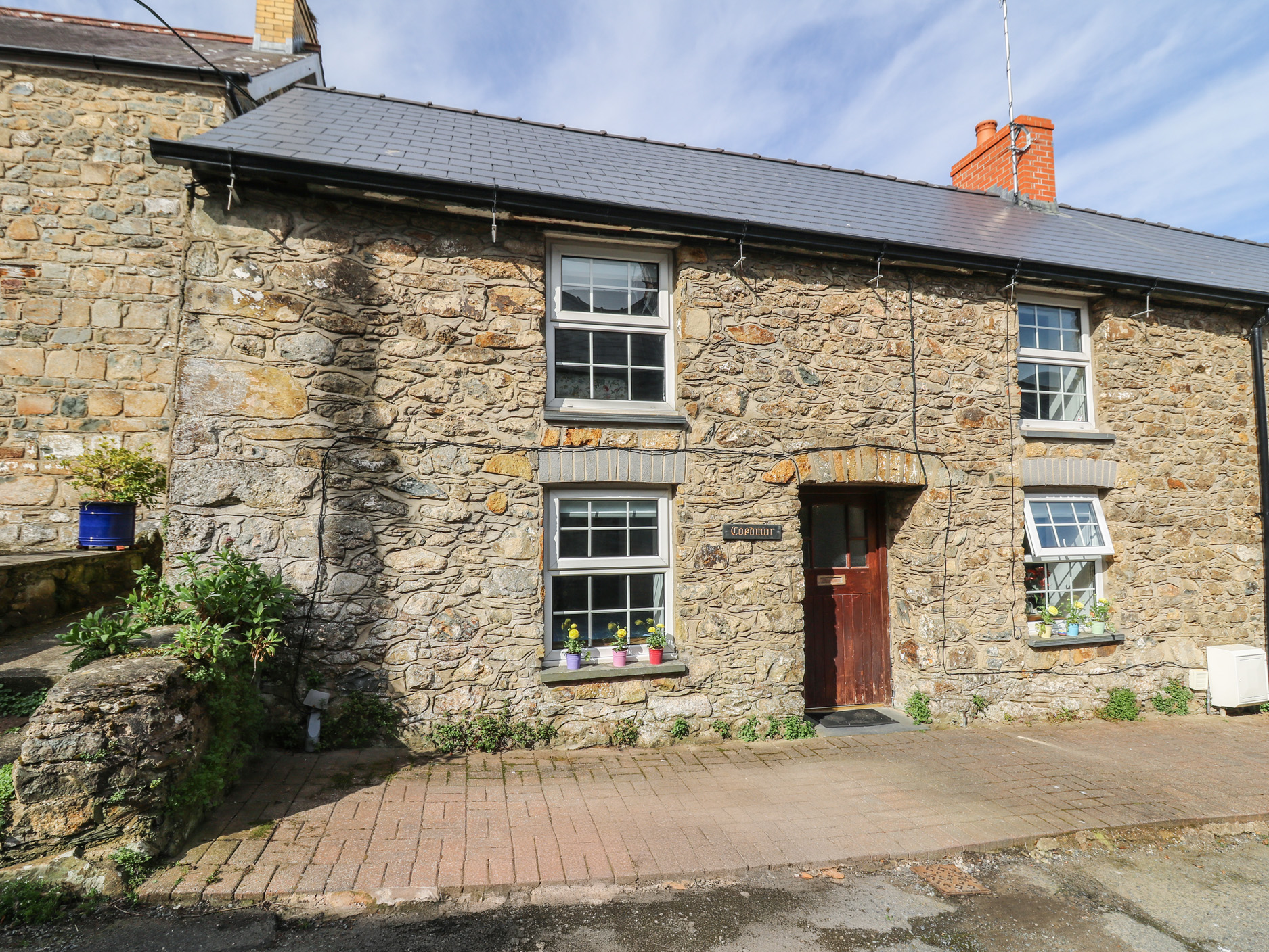 3 bedroom Cottage for rent in Newport