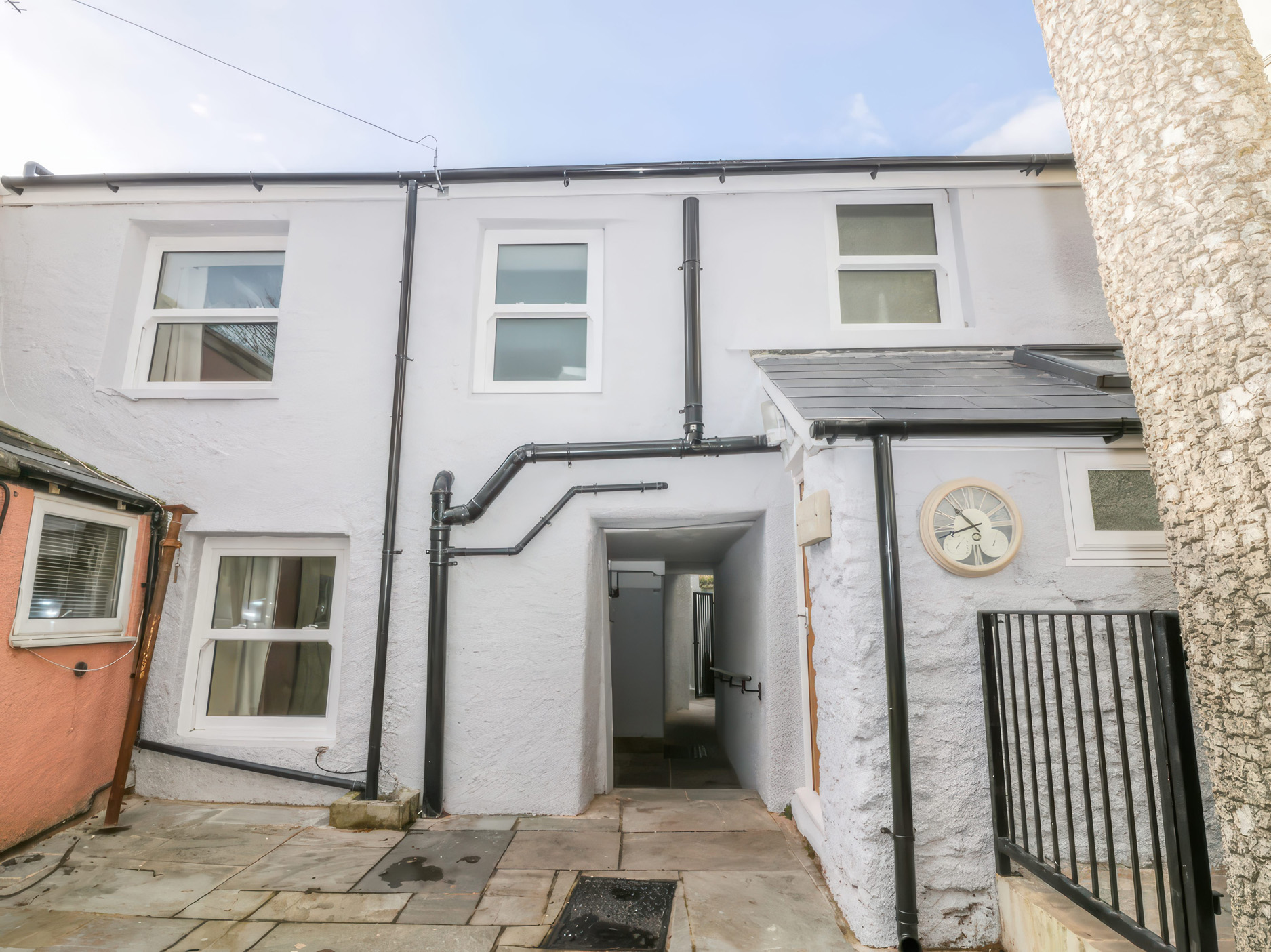 2 bedroom Cottage for rent in Torquay