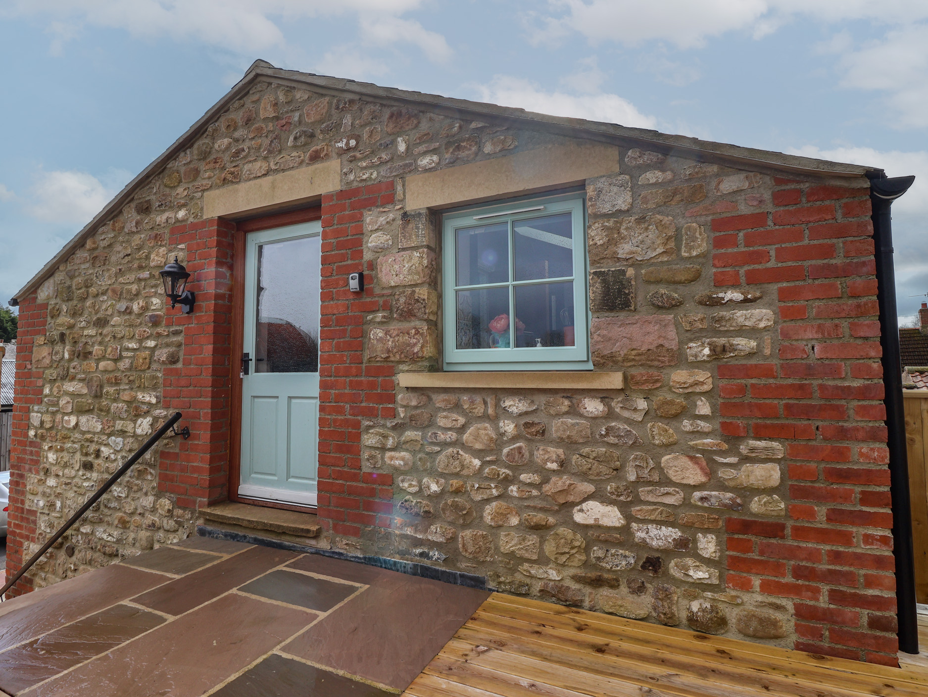 1 bedroom Cottage for rent in Richmond