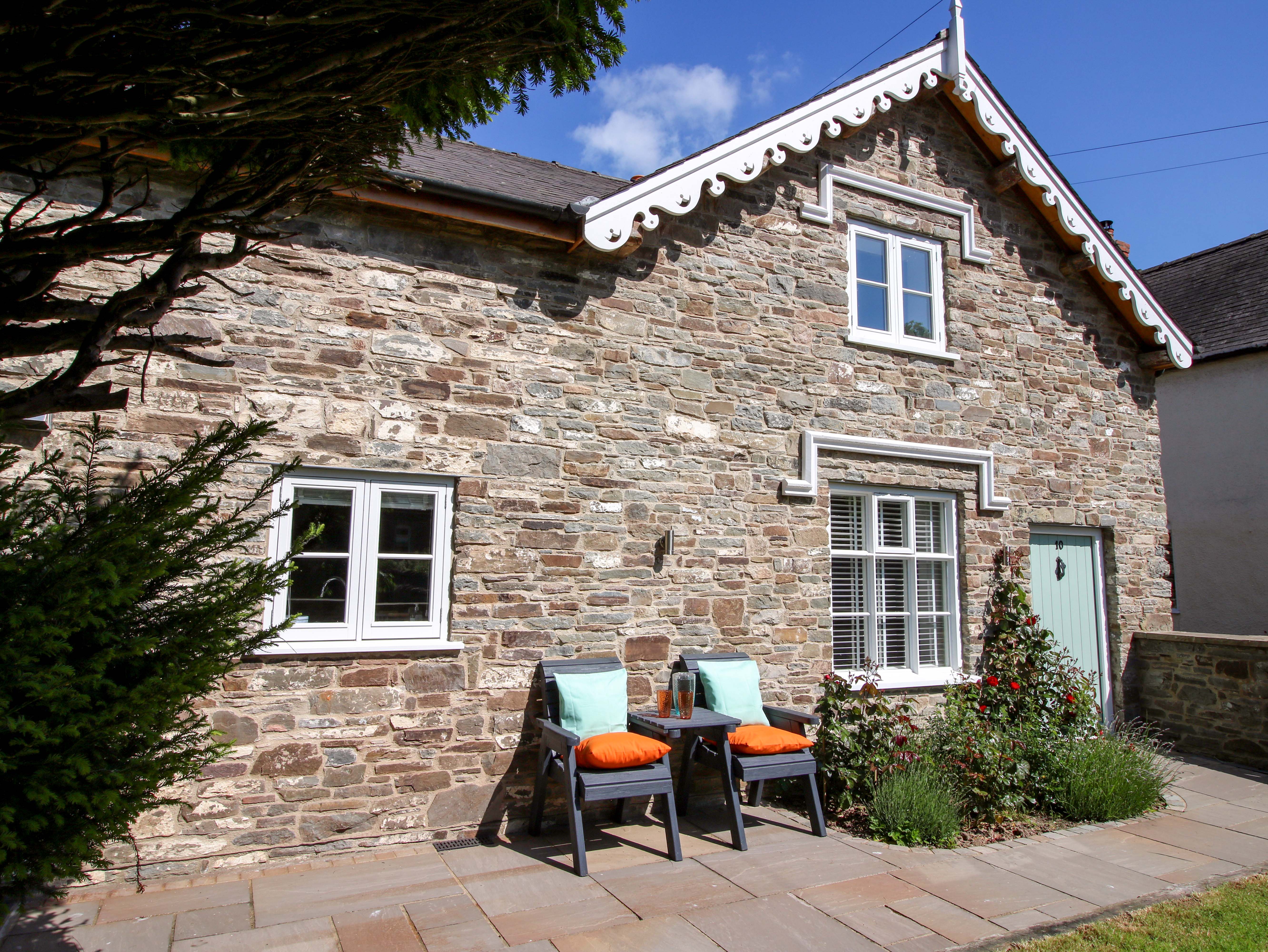 4 bedroom Cottage for rent in Clun