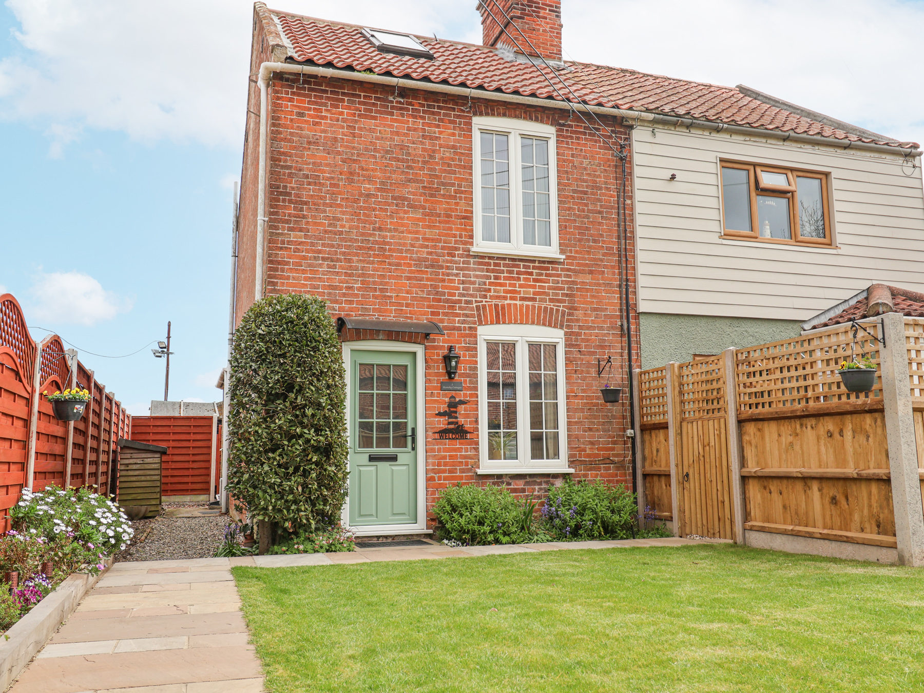 2 bedroom Cottage for rent in Lowestoft