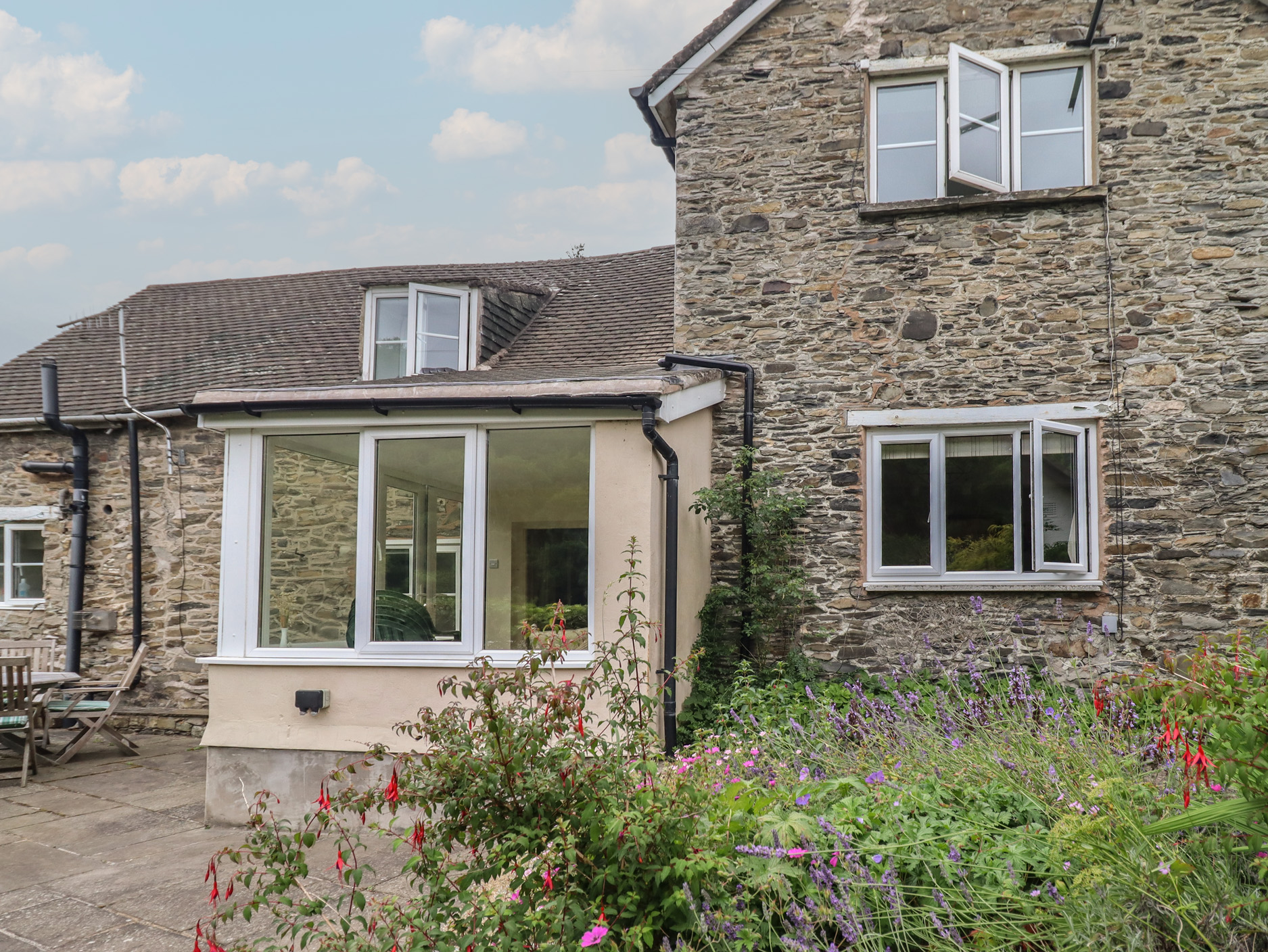 3 bedroom Cottage for rent in Wrexham