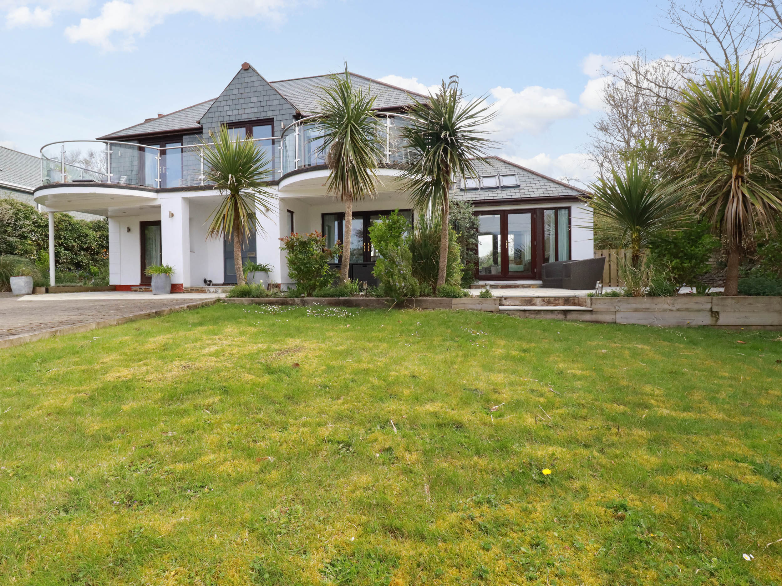 6 bedroom Cottage for rent in Rock