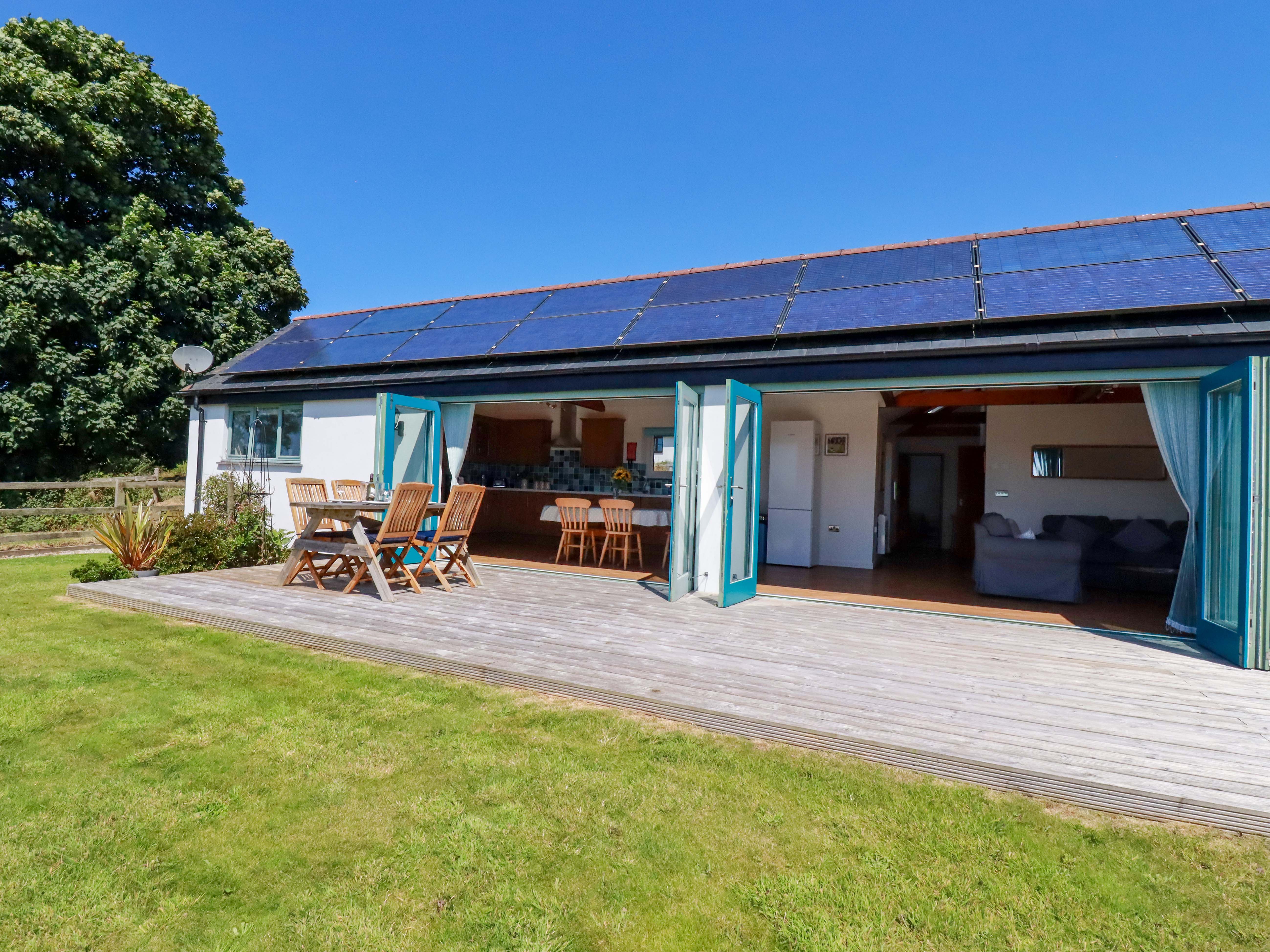2 bedroom Cottage for rent in Truro