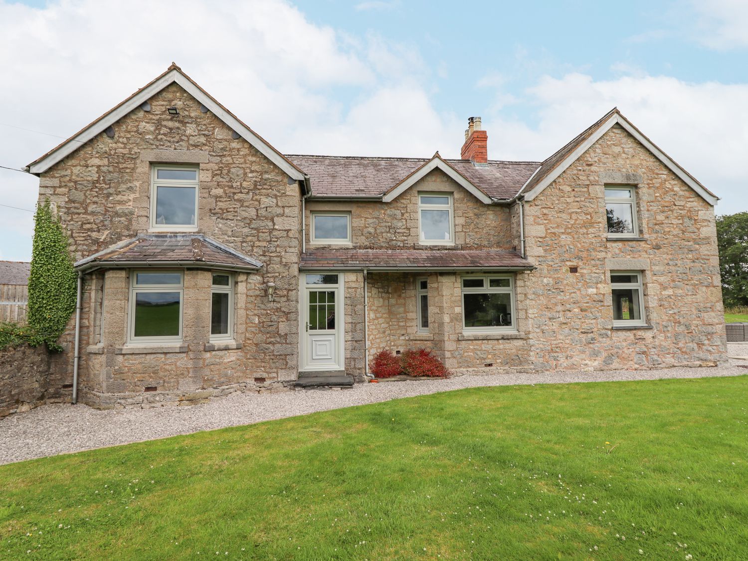 5 bedroom Cottage for rent in Denbigh