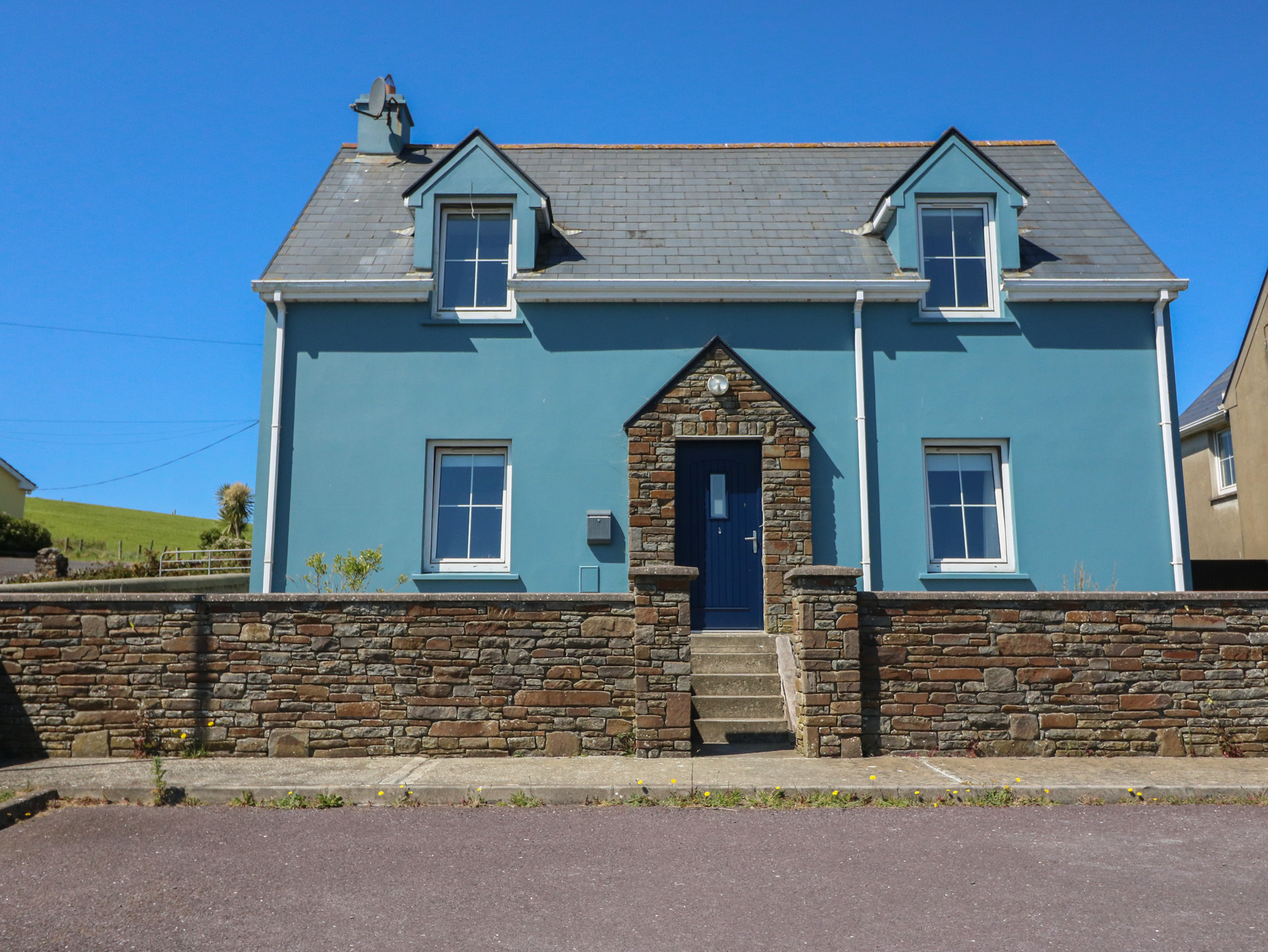 4 bedroom Cottage for rent in Rosscarbery