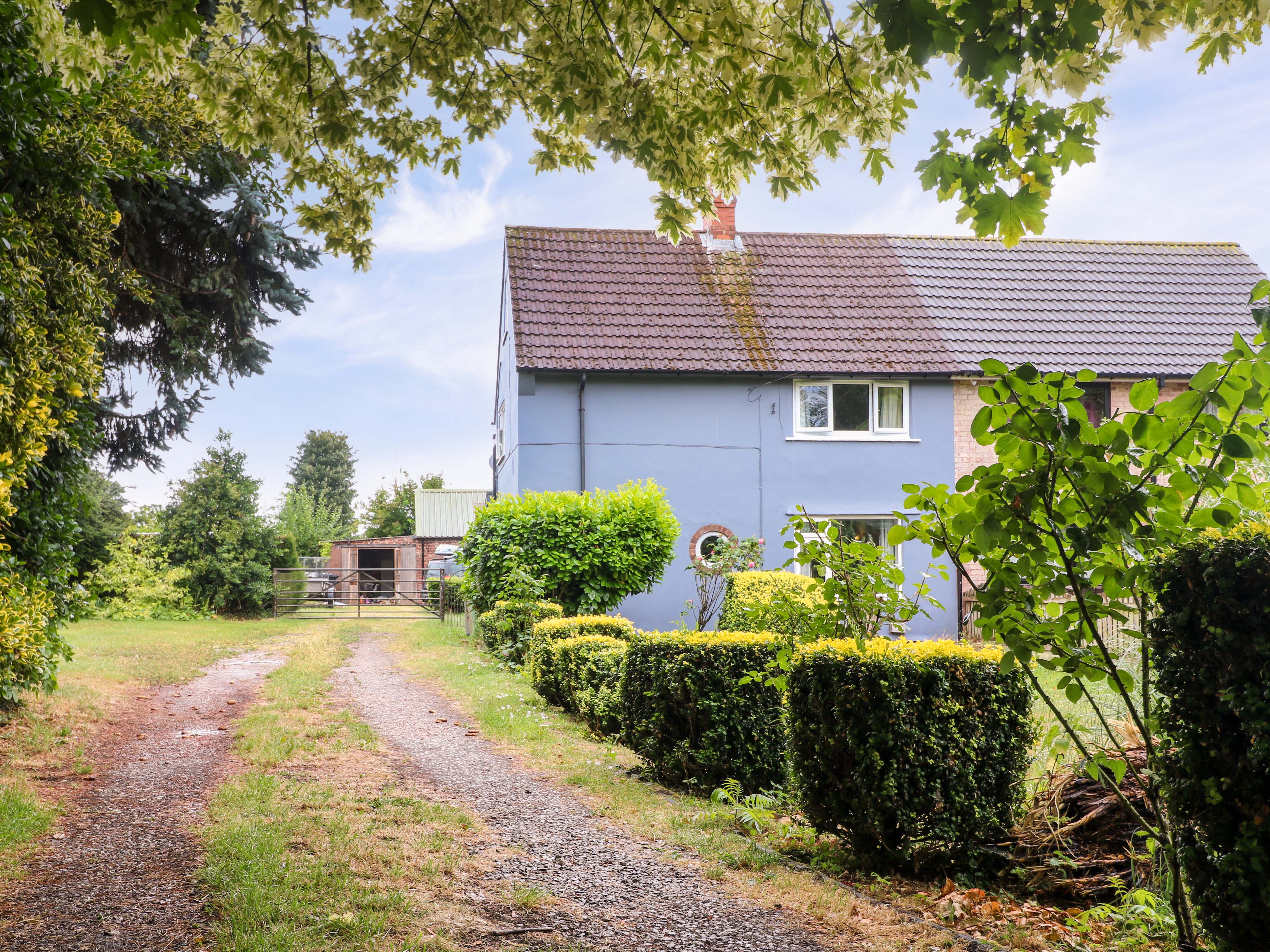 3 bedroom Cottage for rent in Chesterfield