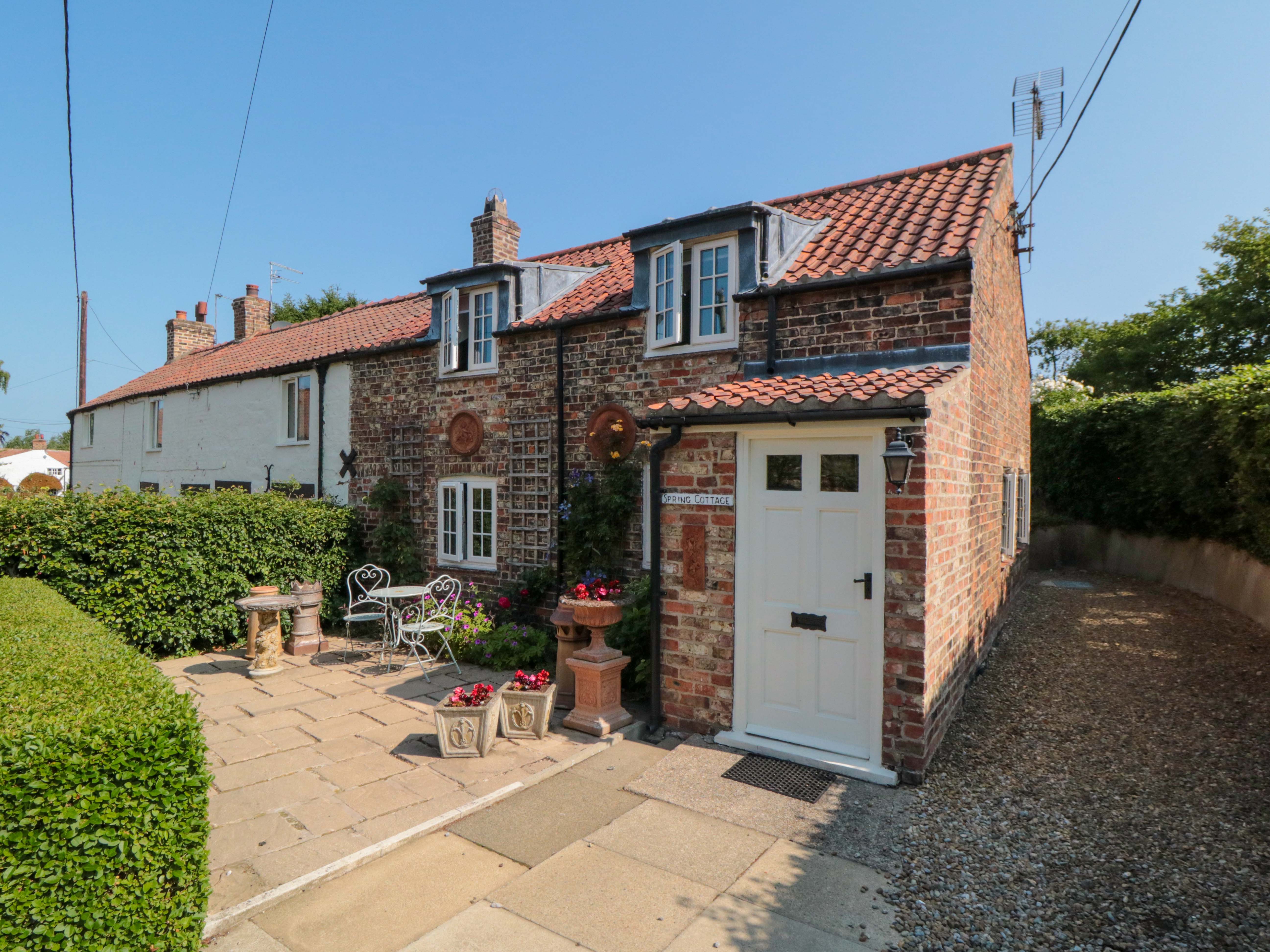 2 bedroom Cottage for rent in York