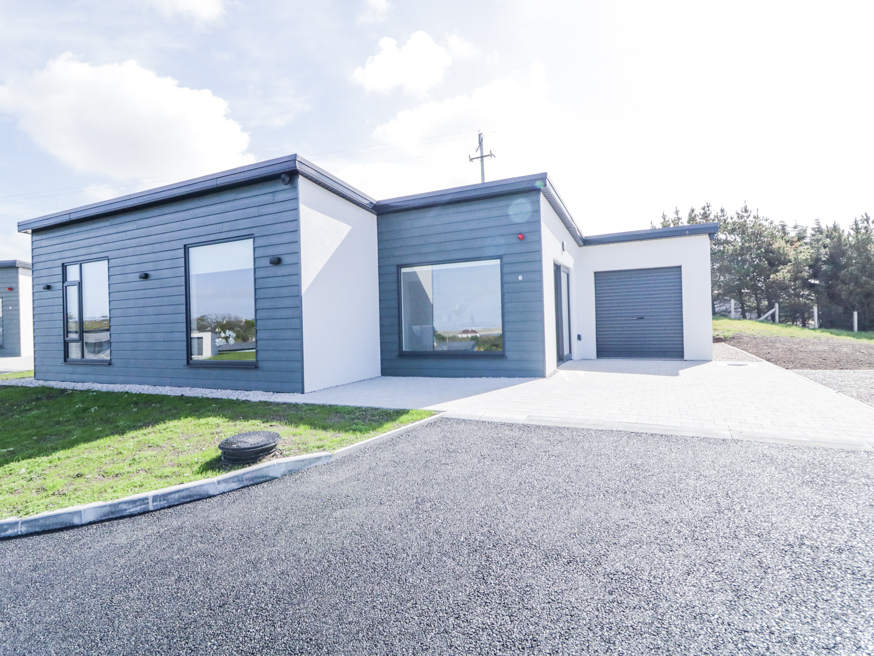 3 bedroom Cottage for rent in Derrybeg
