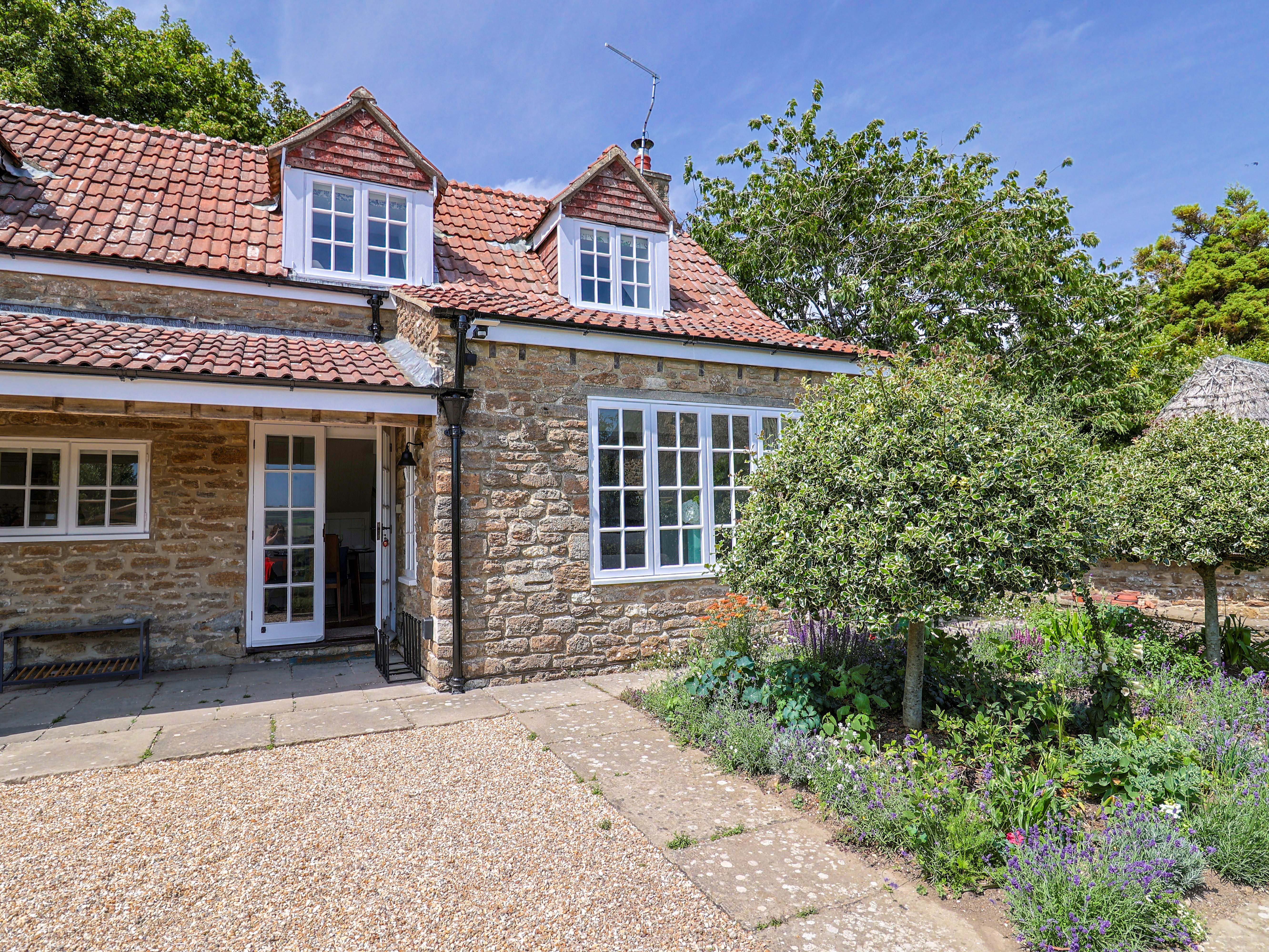 2 bedroom Cottage for rent in Bridport