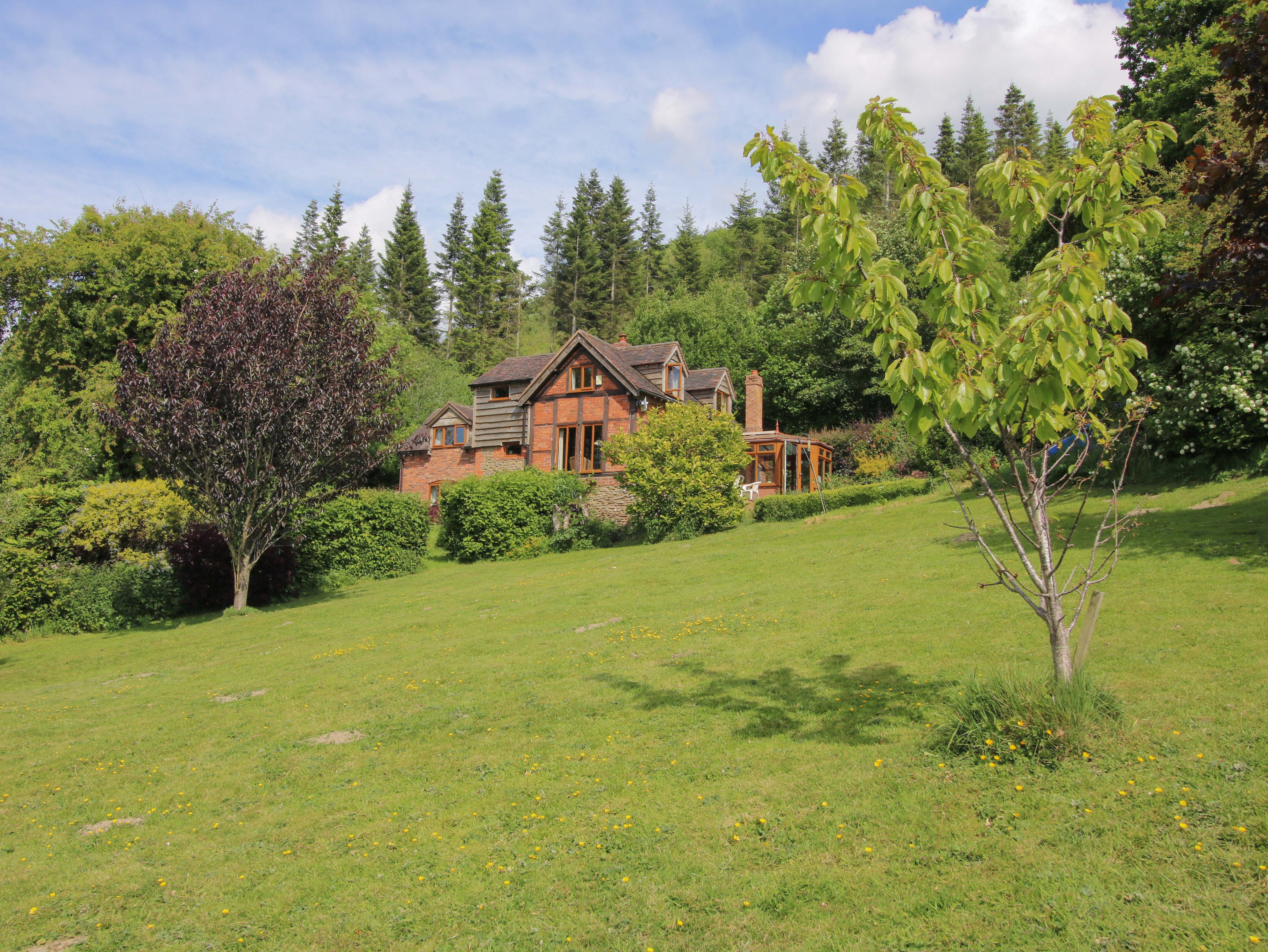 2 bedroom Cottage for rent in Craven Arms