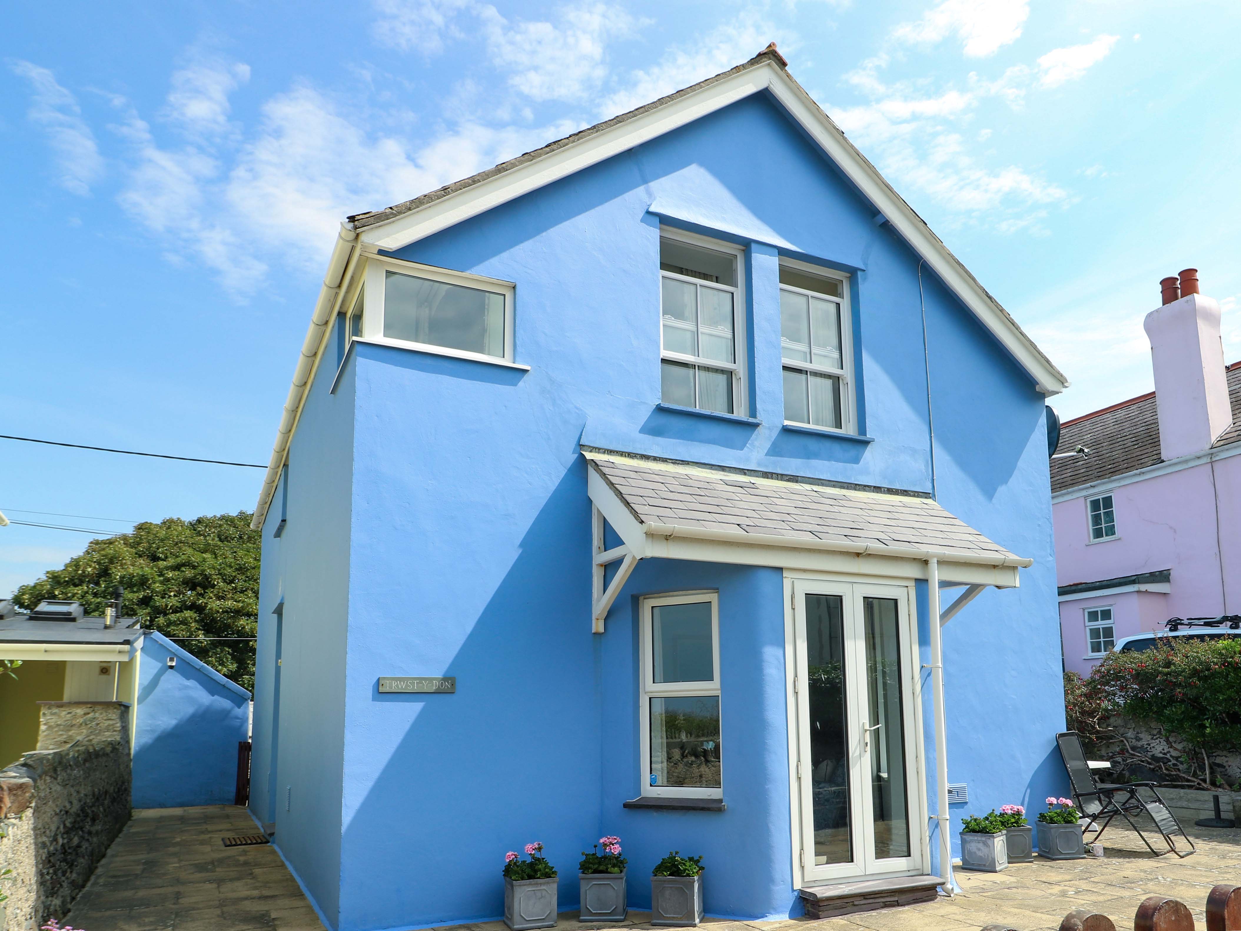 4 bedroom Cottage for rent in Rhosneigr