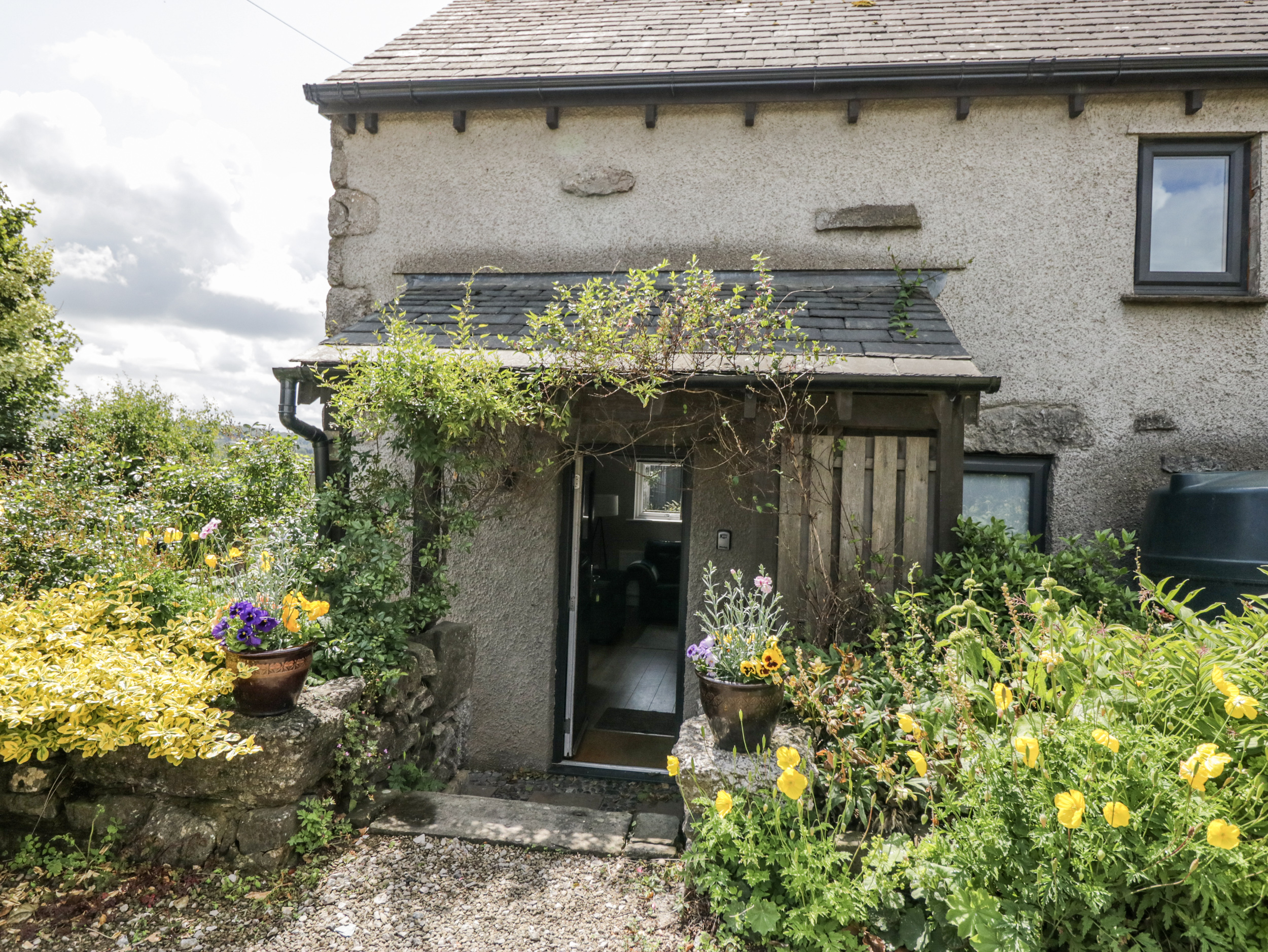 1 bedroom Cottage for rent in Borwick