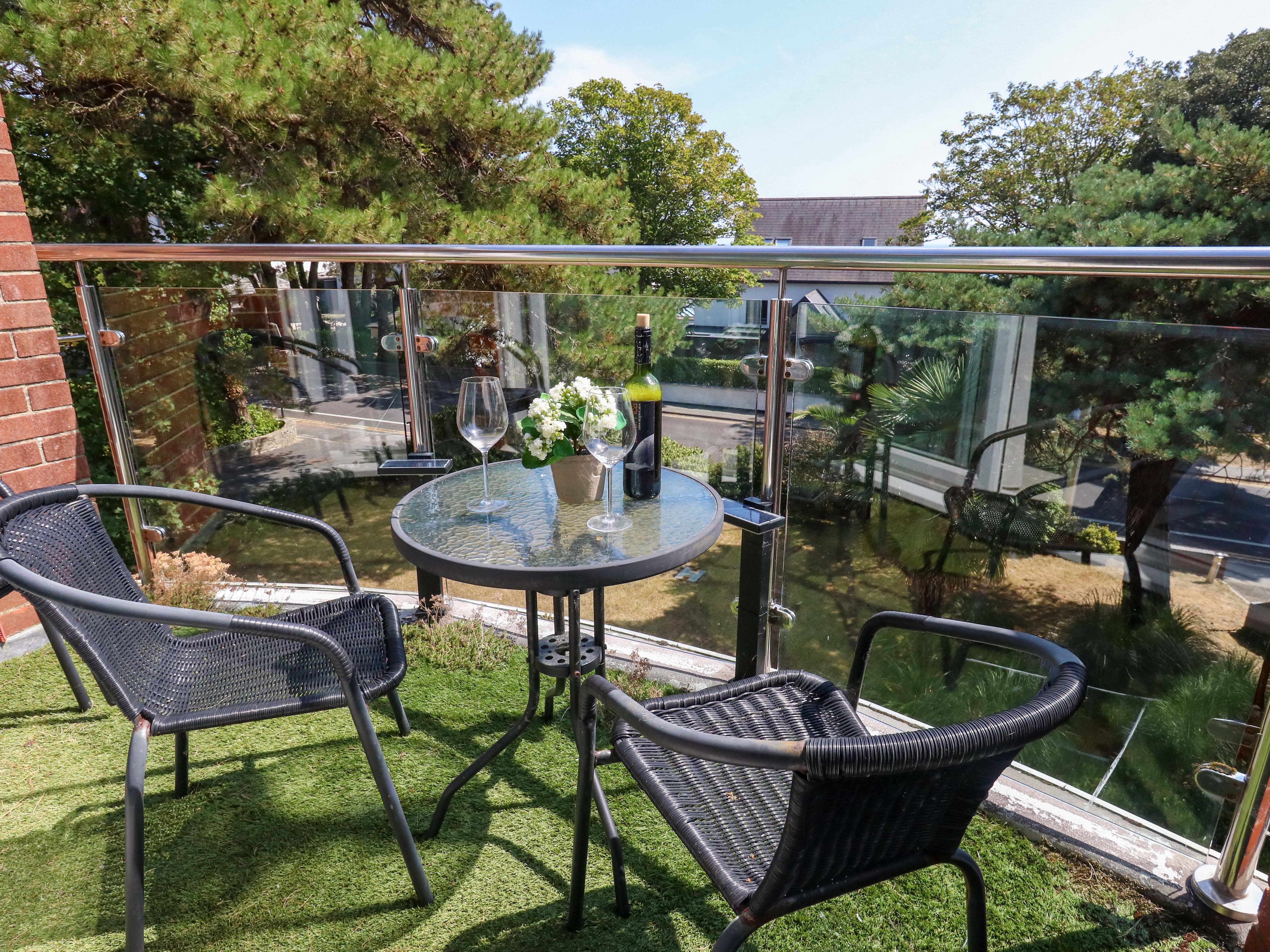 2 bedroom Cottage for rent in Bournemouth