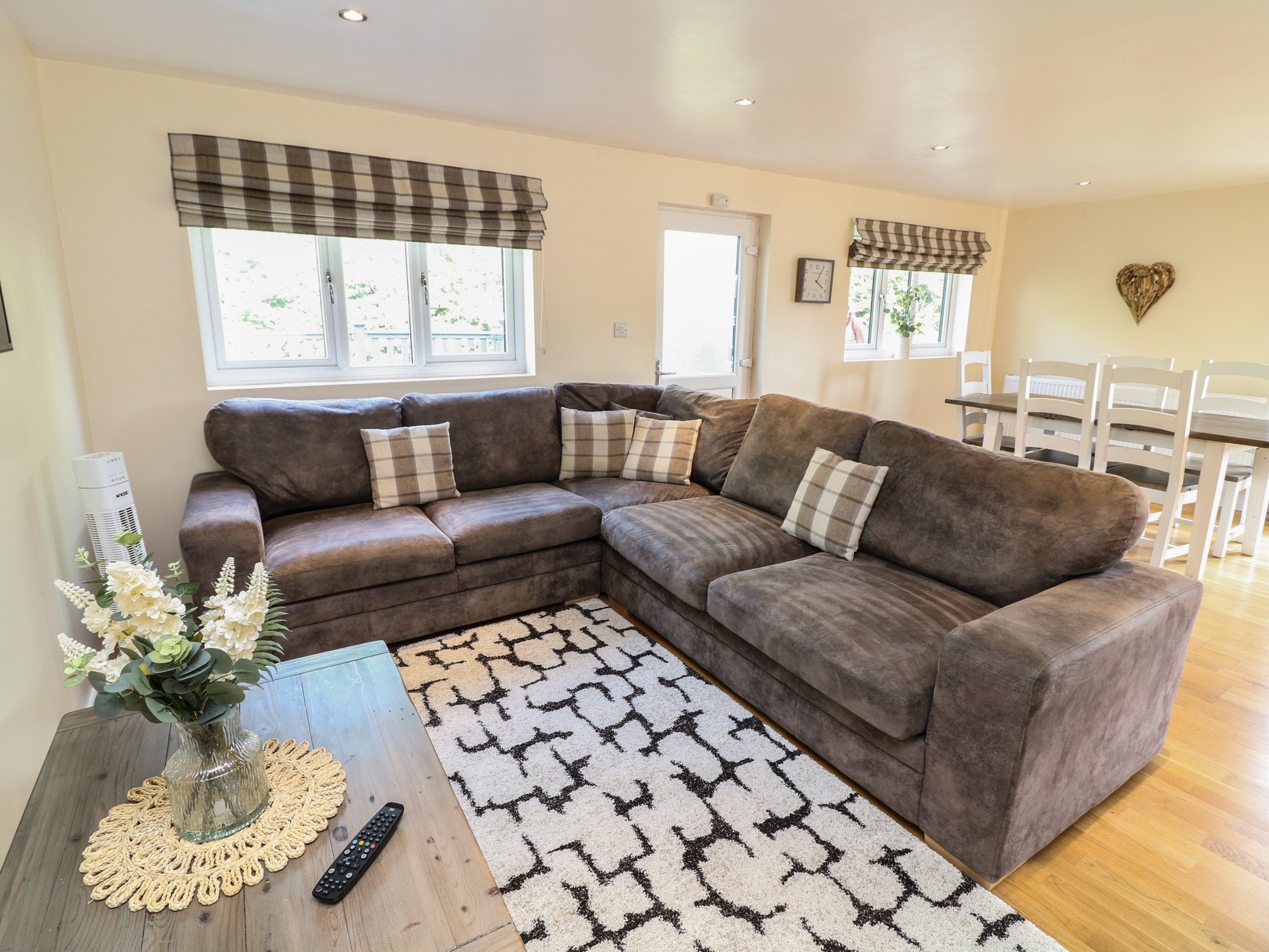 James Ville Marina Lodge 10, Brigg