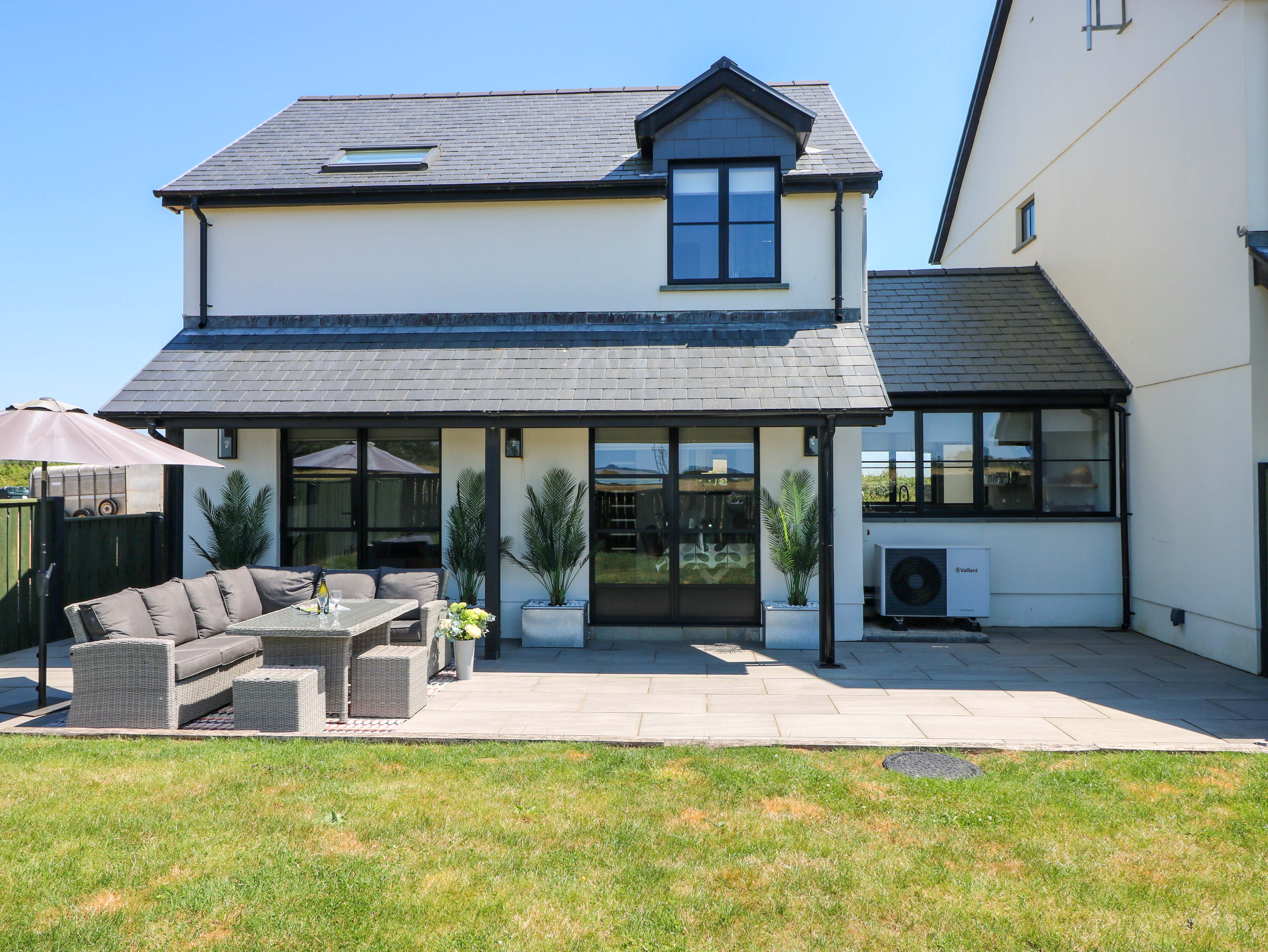 3 bedroom Cottage for rent in Tenby