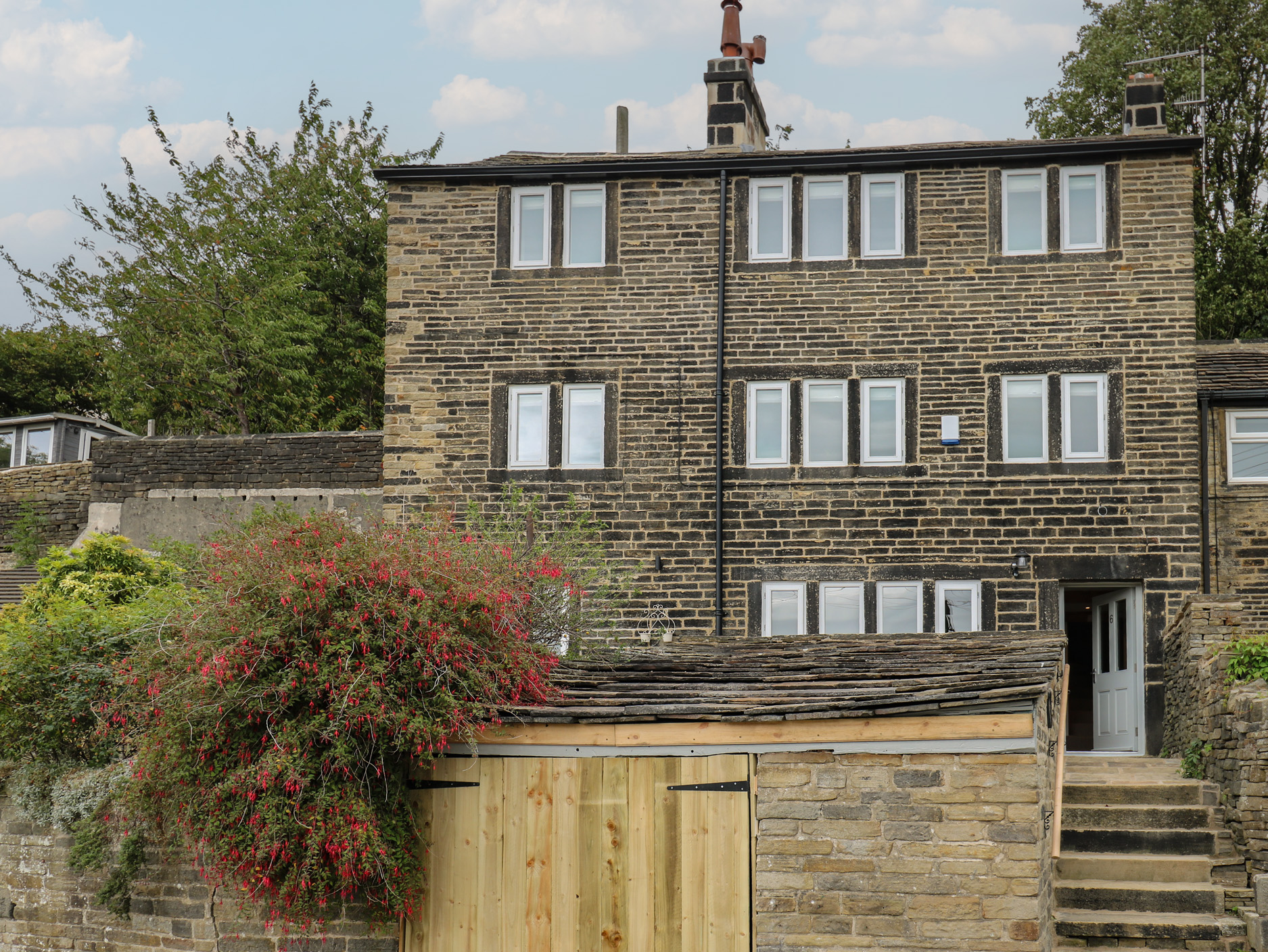 4 bedroom Cottage for rent in Holmfirth