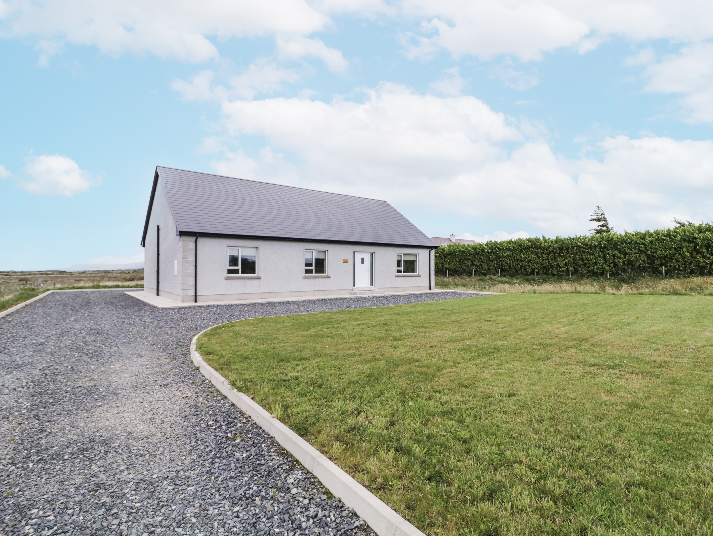 3 bedroom Cottage for rent in Falcarragh