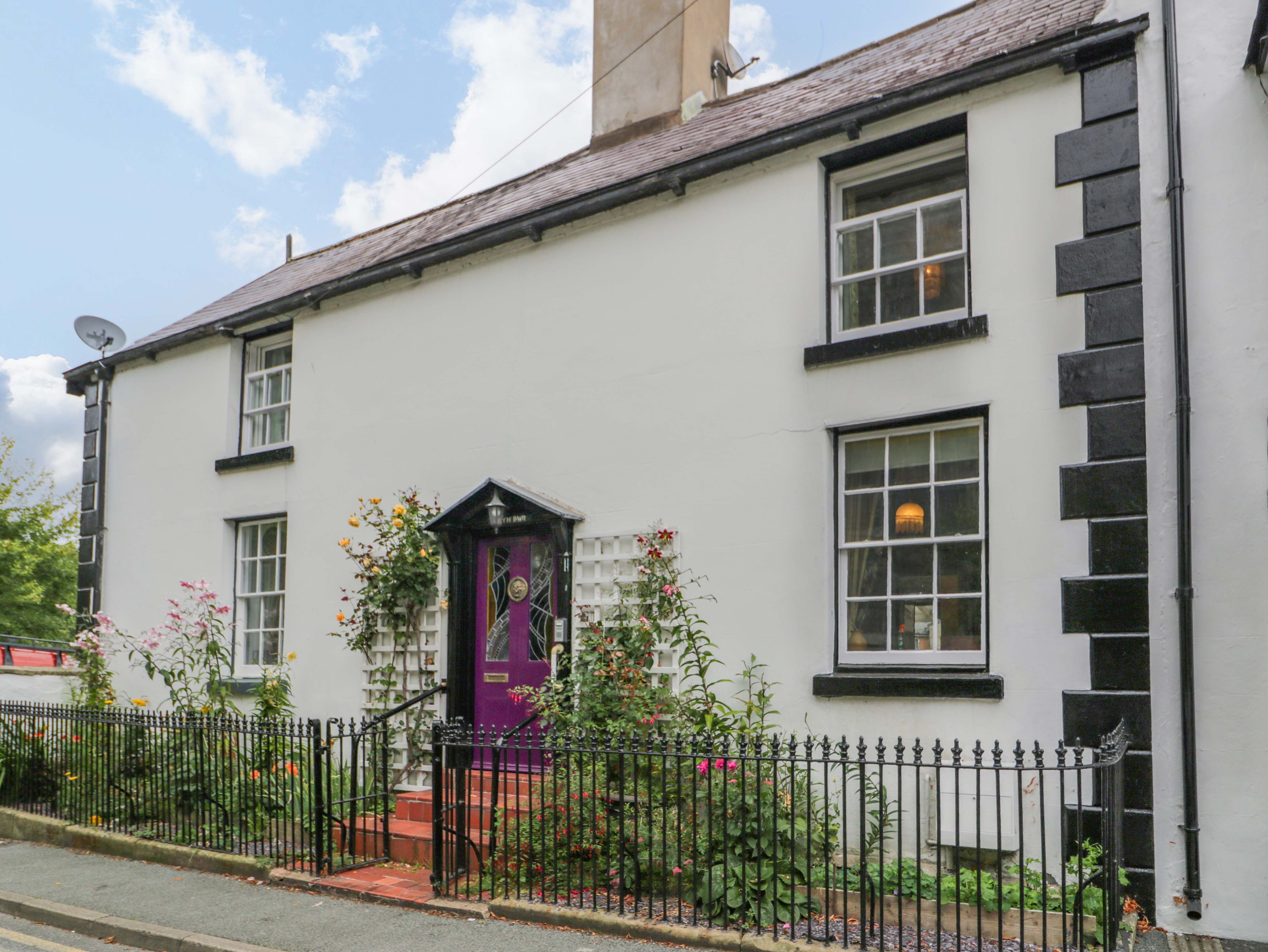 5 bedroom Cottage for rent in Llangollen