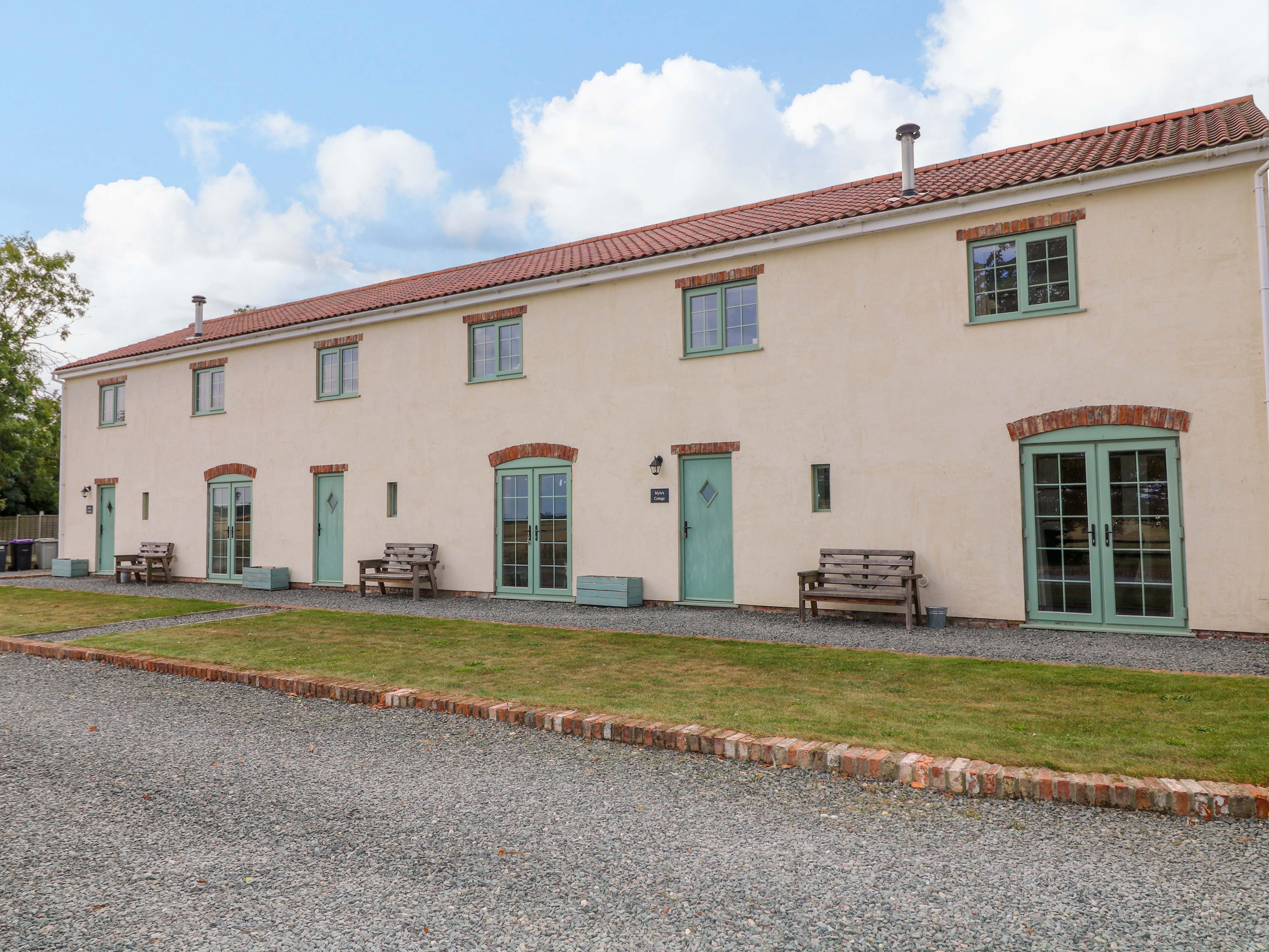 3 bedroom Cottage for rent in Tubber