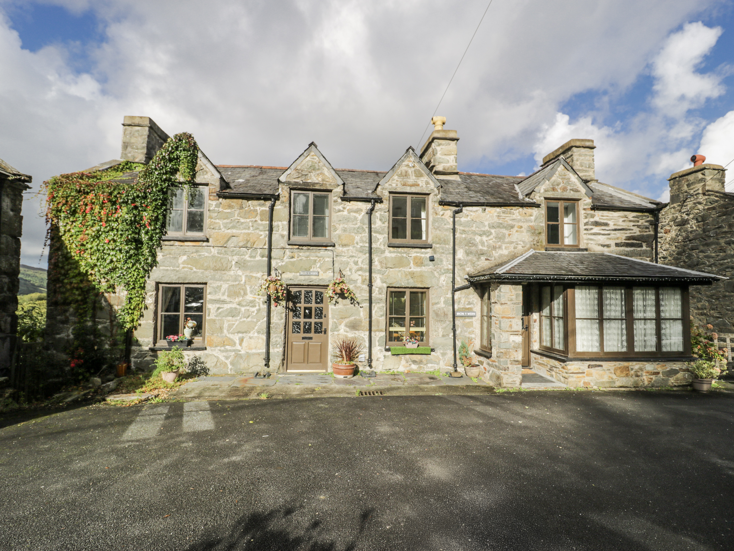3 bedroom Cottage for rent in Blaenau Ffestiniog