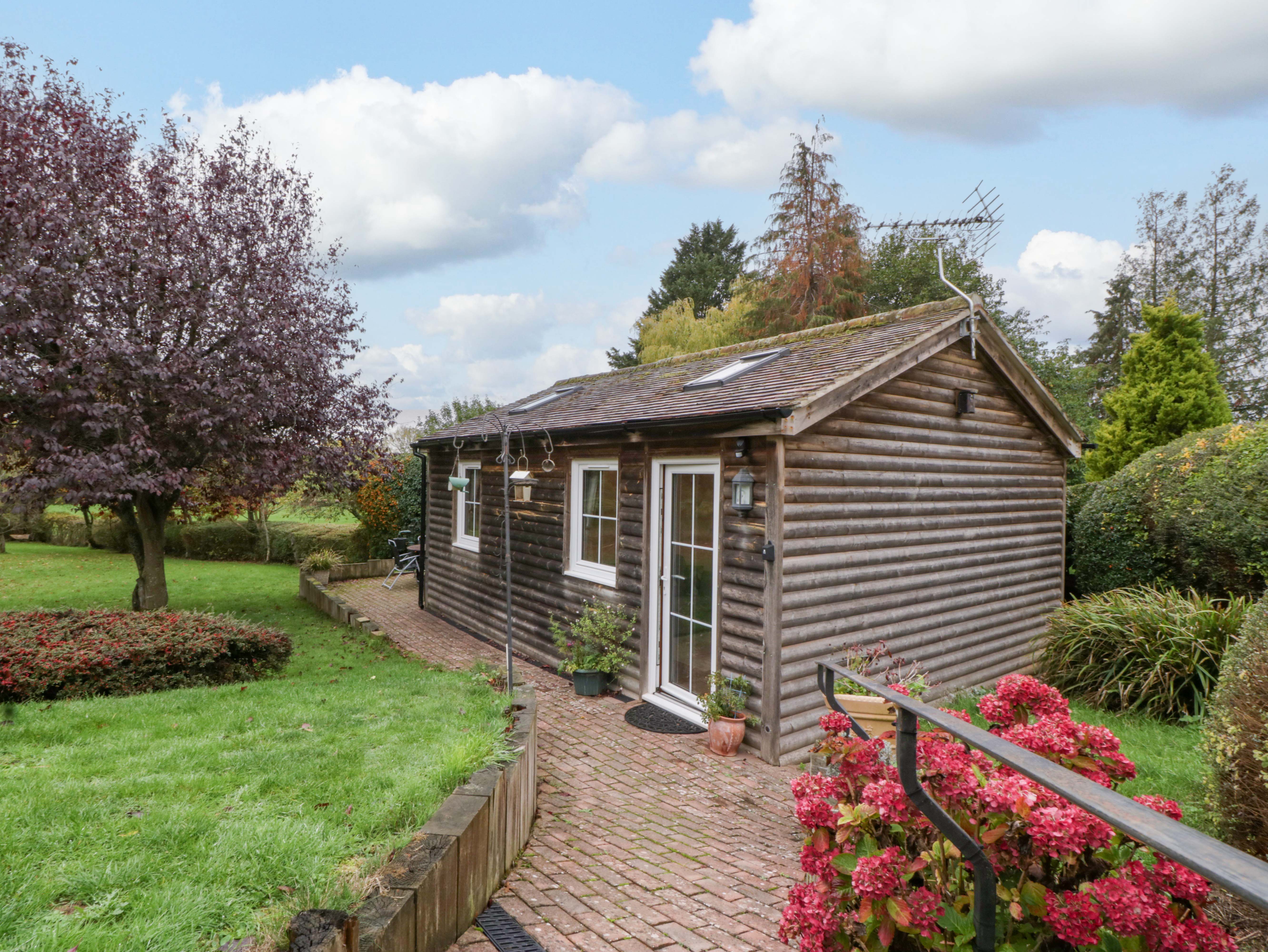 1 bedroom Cottage for rent in Gloucester